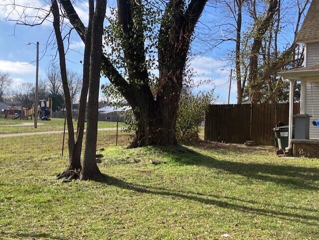 209 South Rush Street Property Photo 25