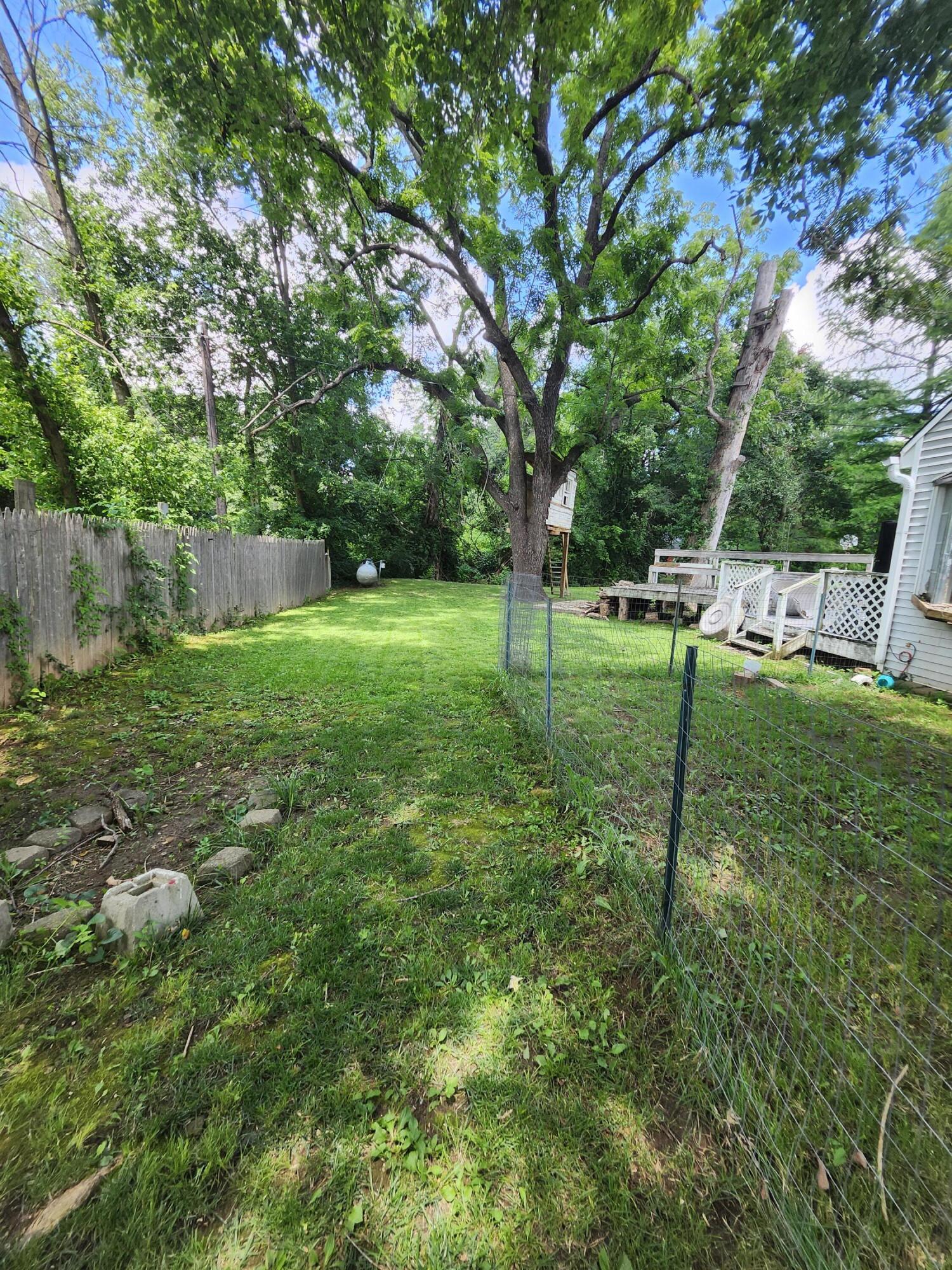 209 South Rush Street Property Photo 29