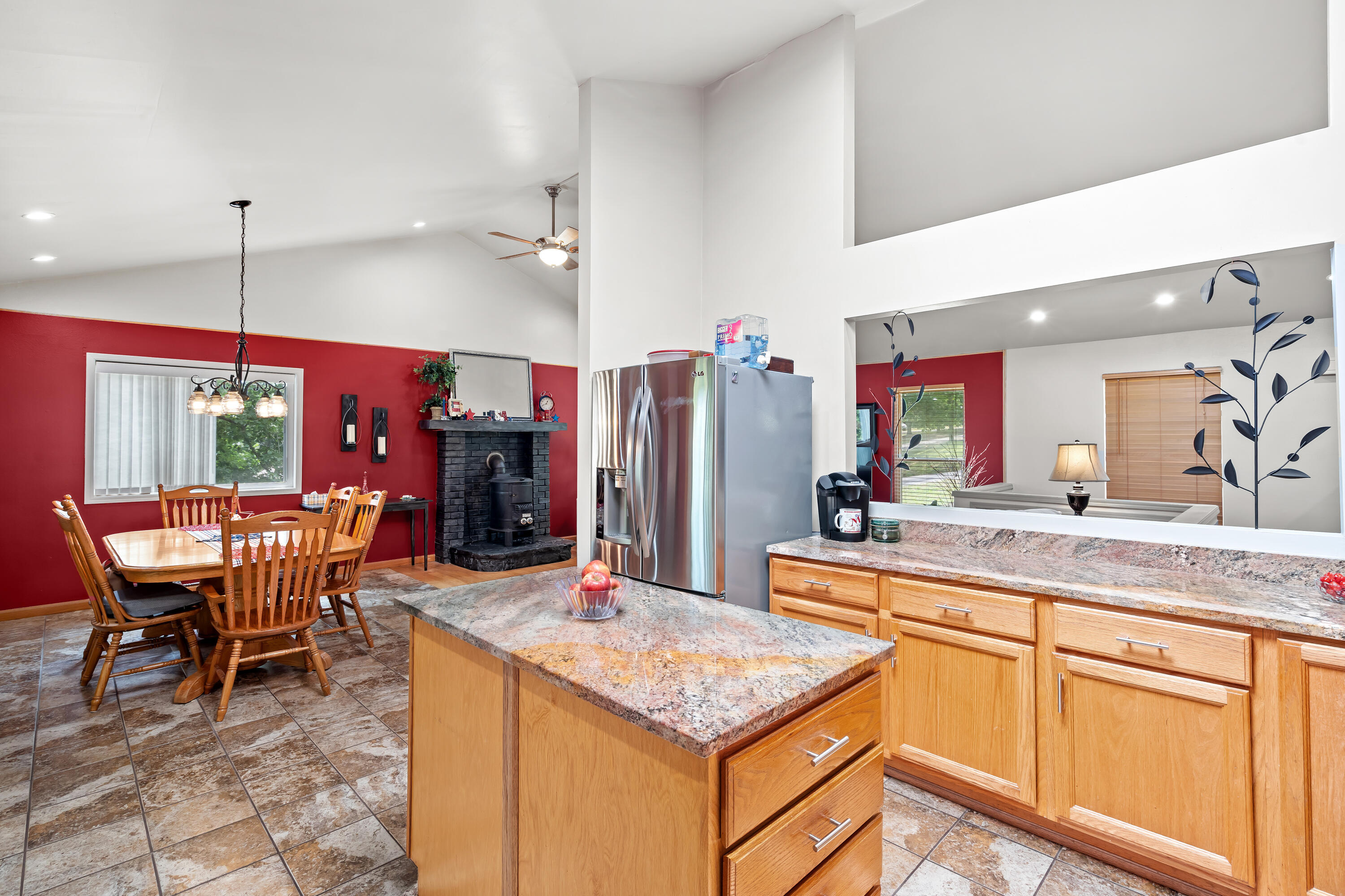 341 River Drive Property Photo 16