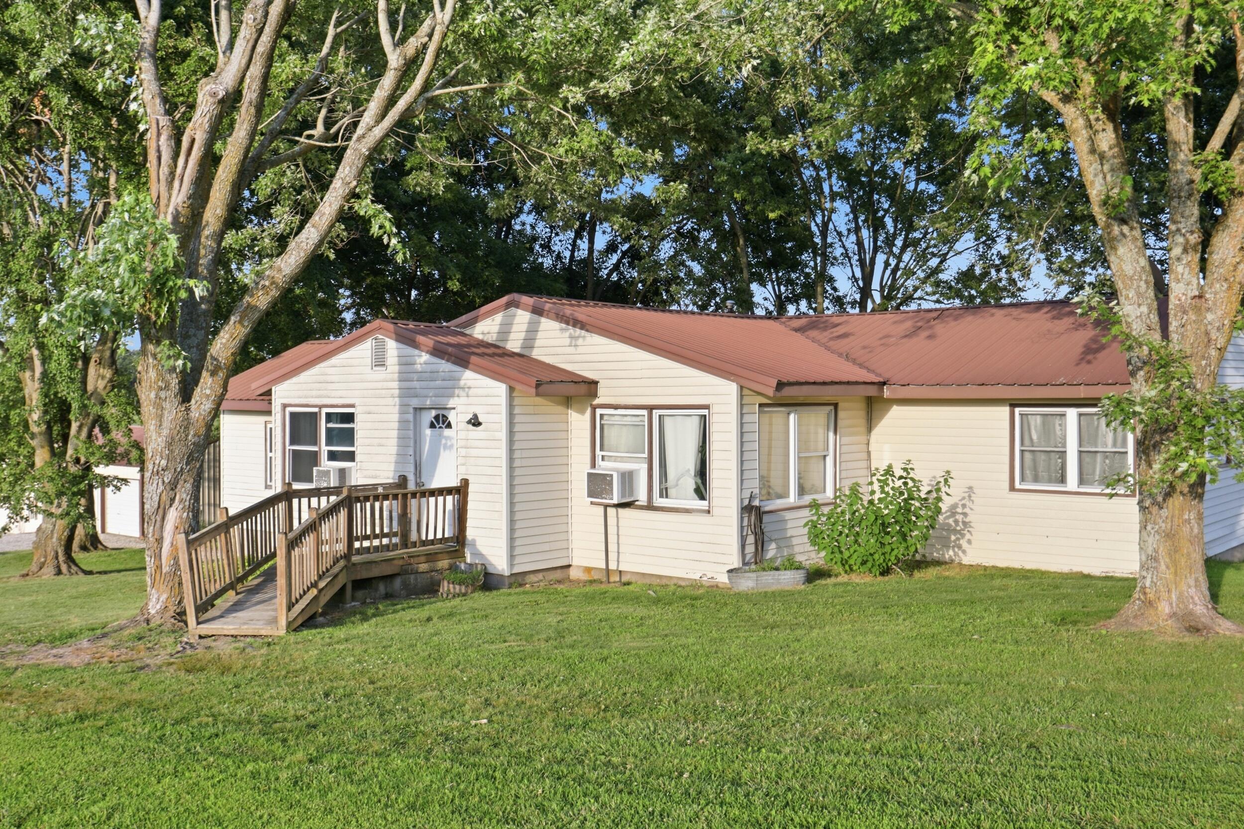16223 State Highway F Property Photo 1