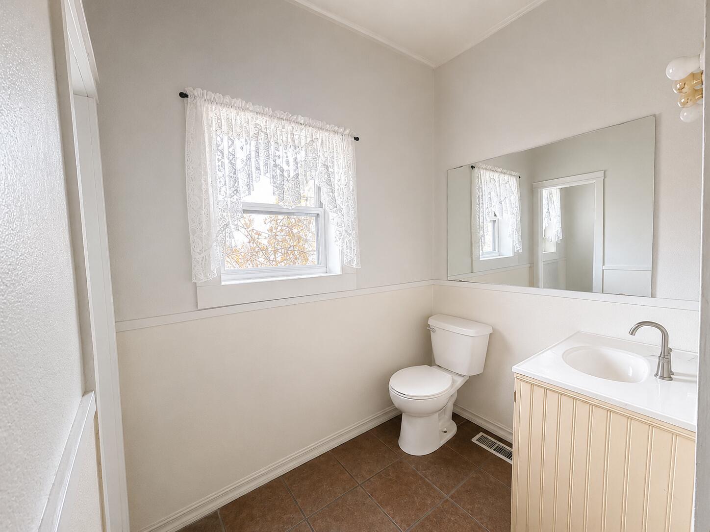 203 North Walnut Street Property Photo 7