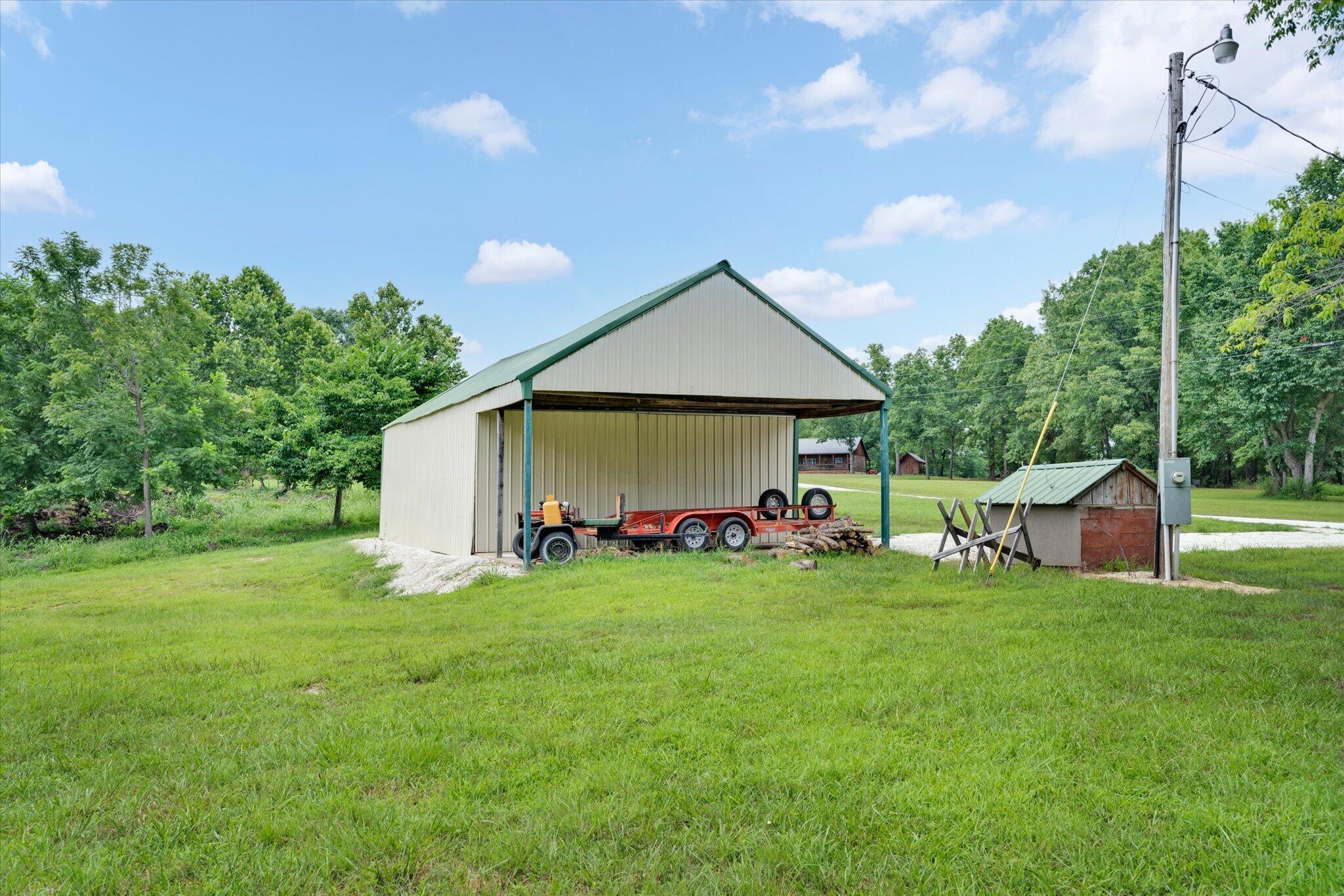 688 Stevens Road Property Photo 6