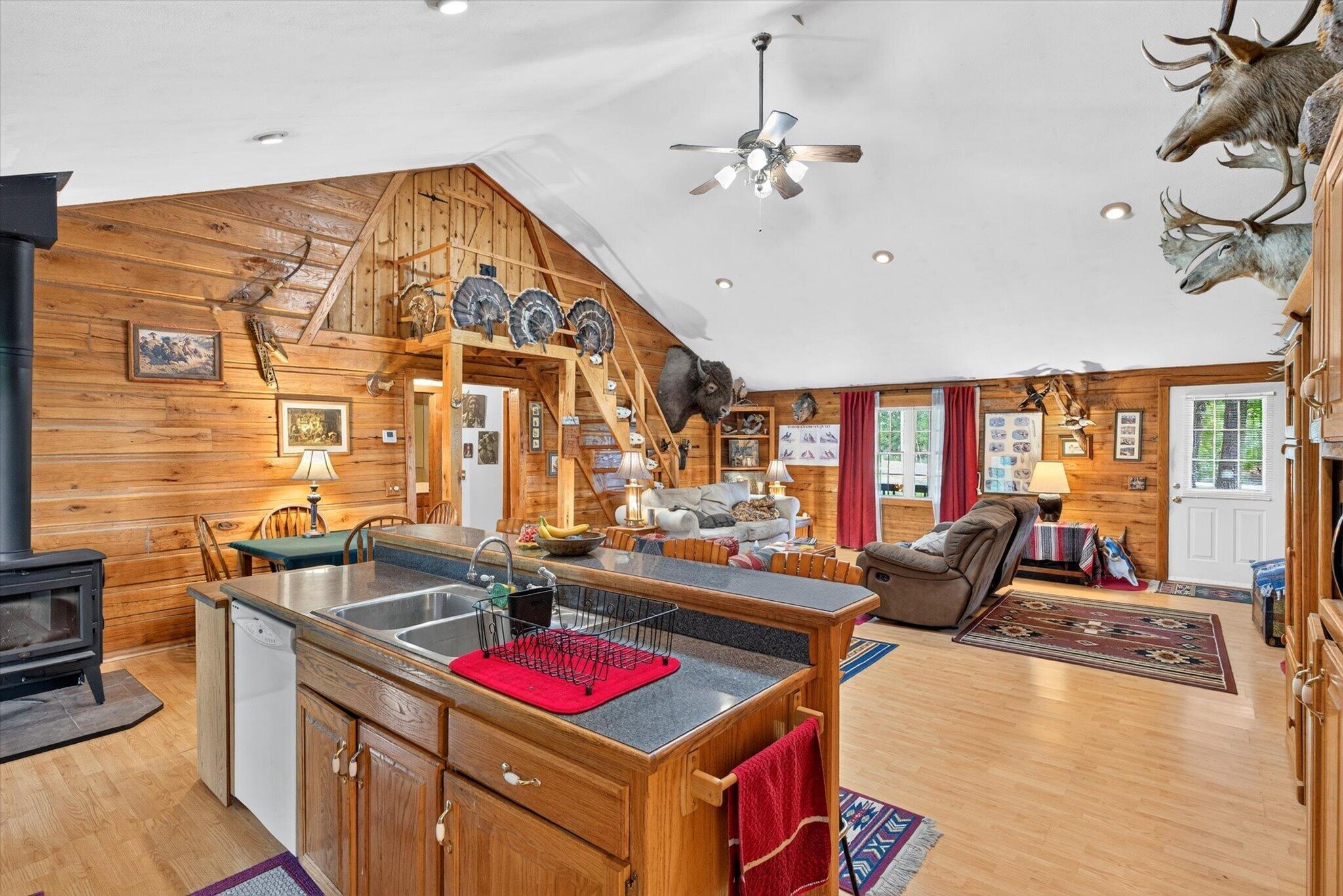 688 Stevens Road Property Photo 15