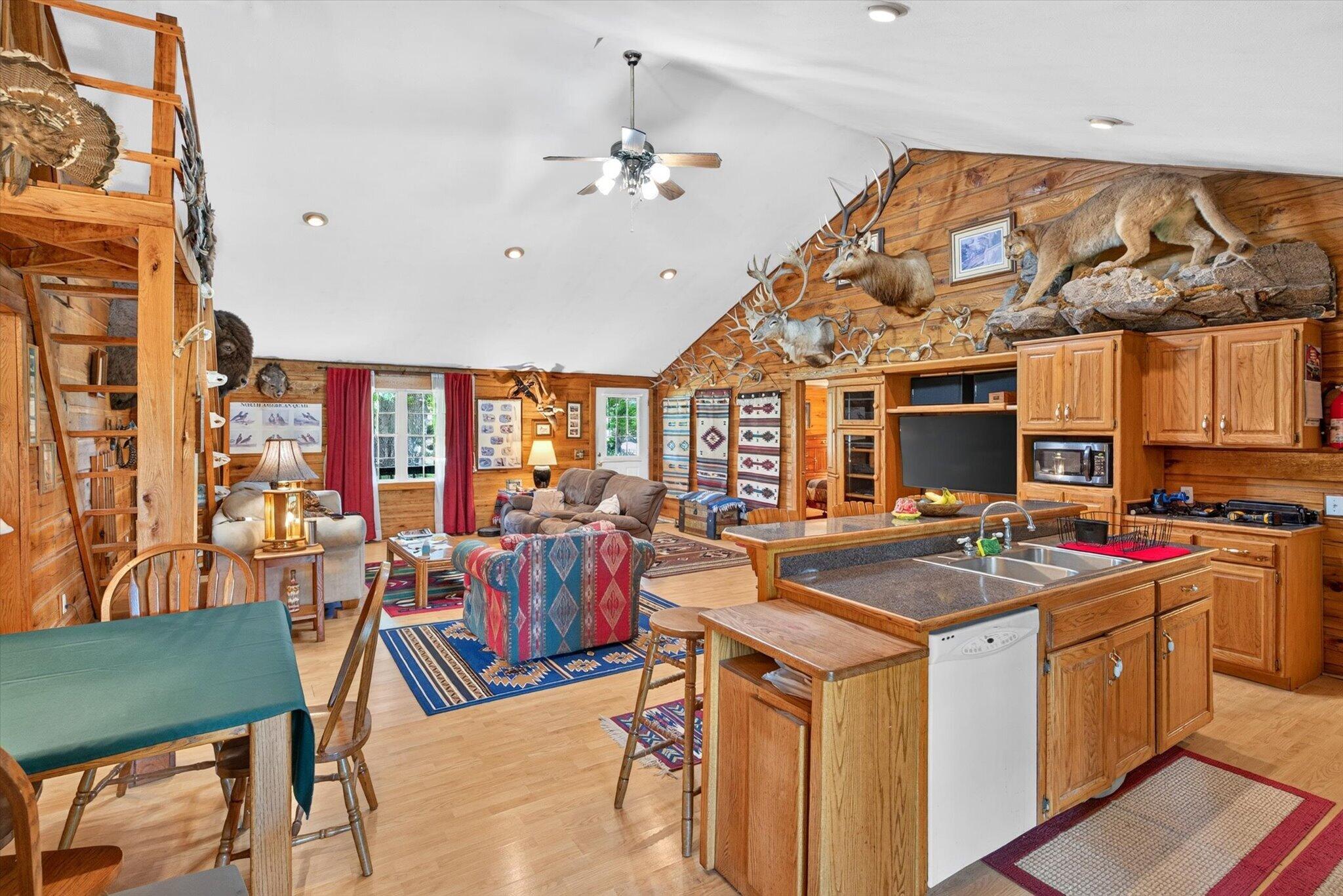 688 Stevens Road Property Photo 17