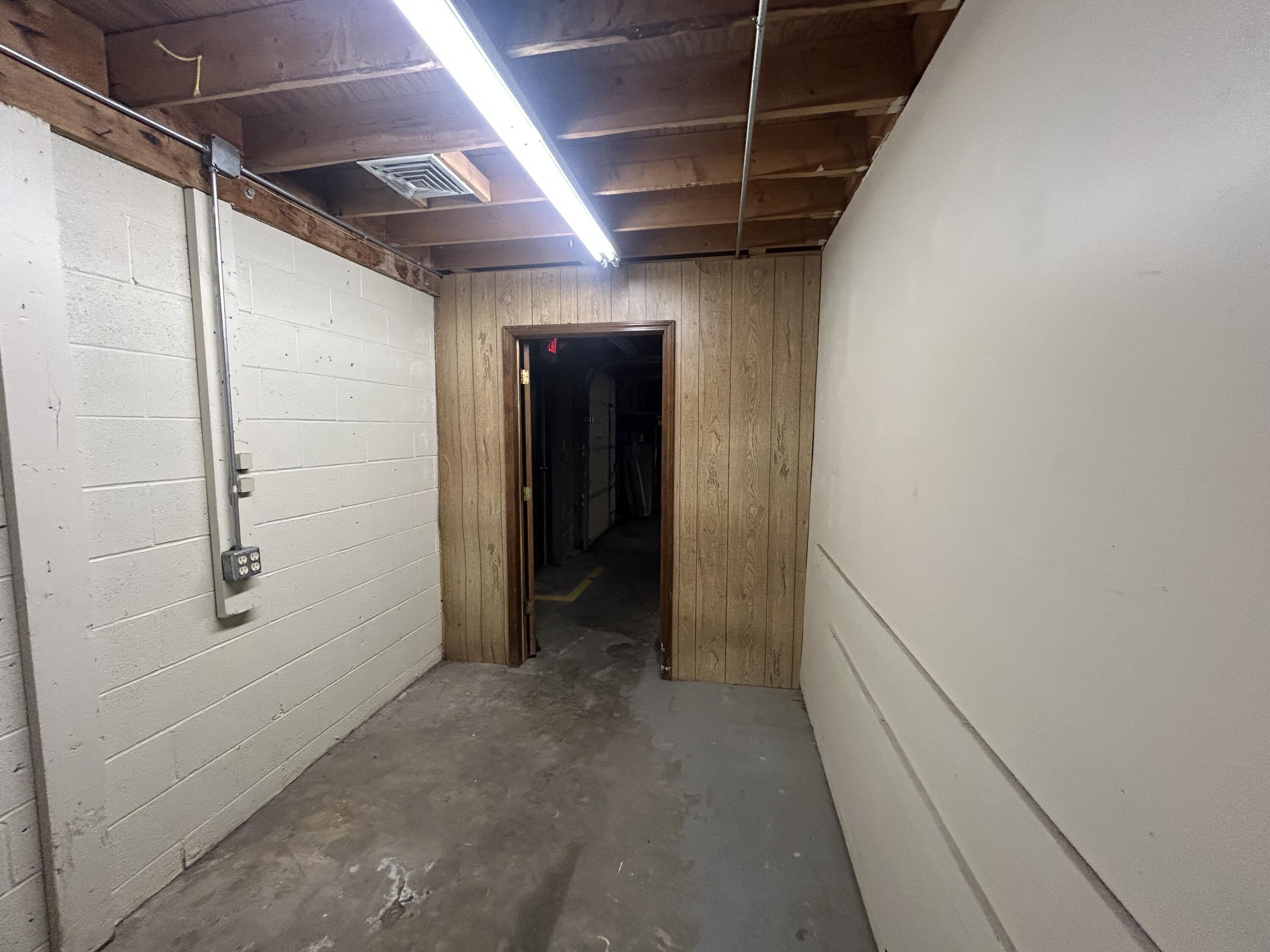 1877 West Broadway Property Photo 7