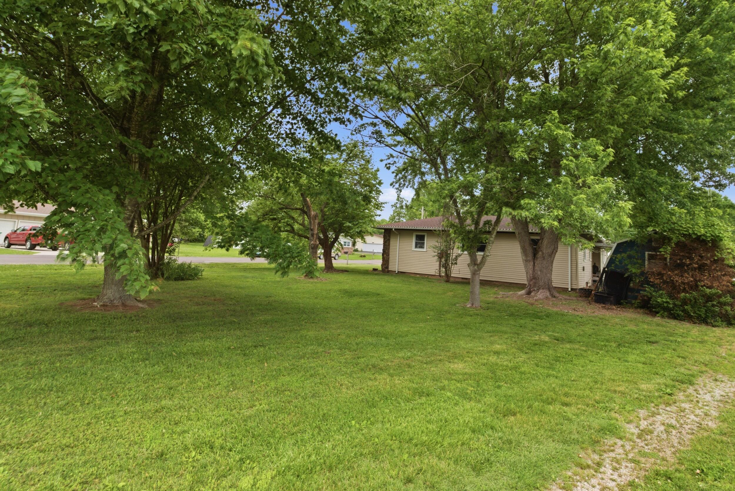 708 Carlton Street Property Photo 5