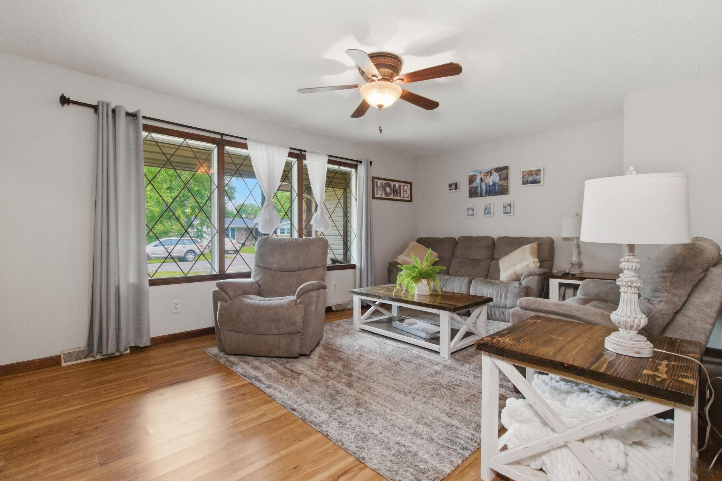 708 Carlton Street Property Photo 8