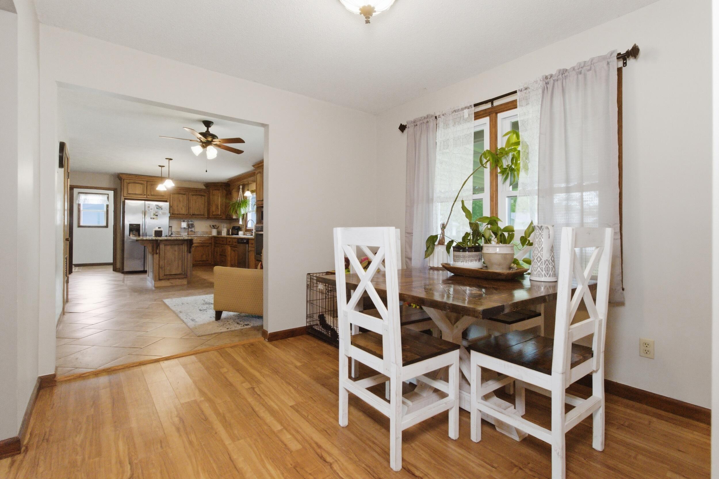 708 Carlton Street Property Photo 10