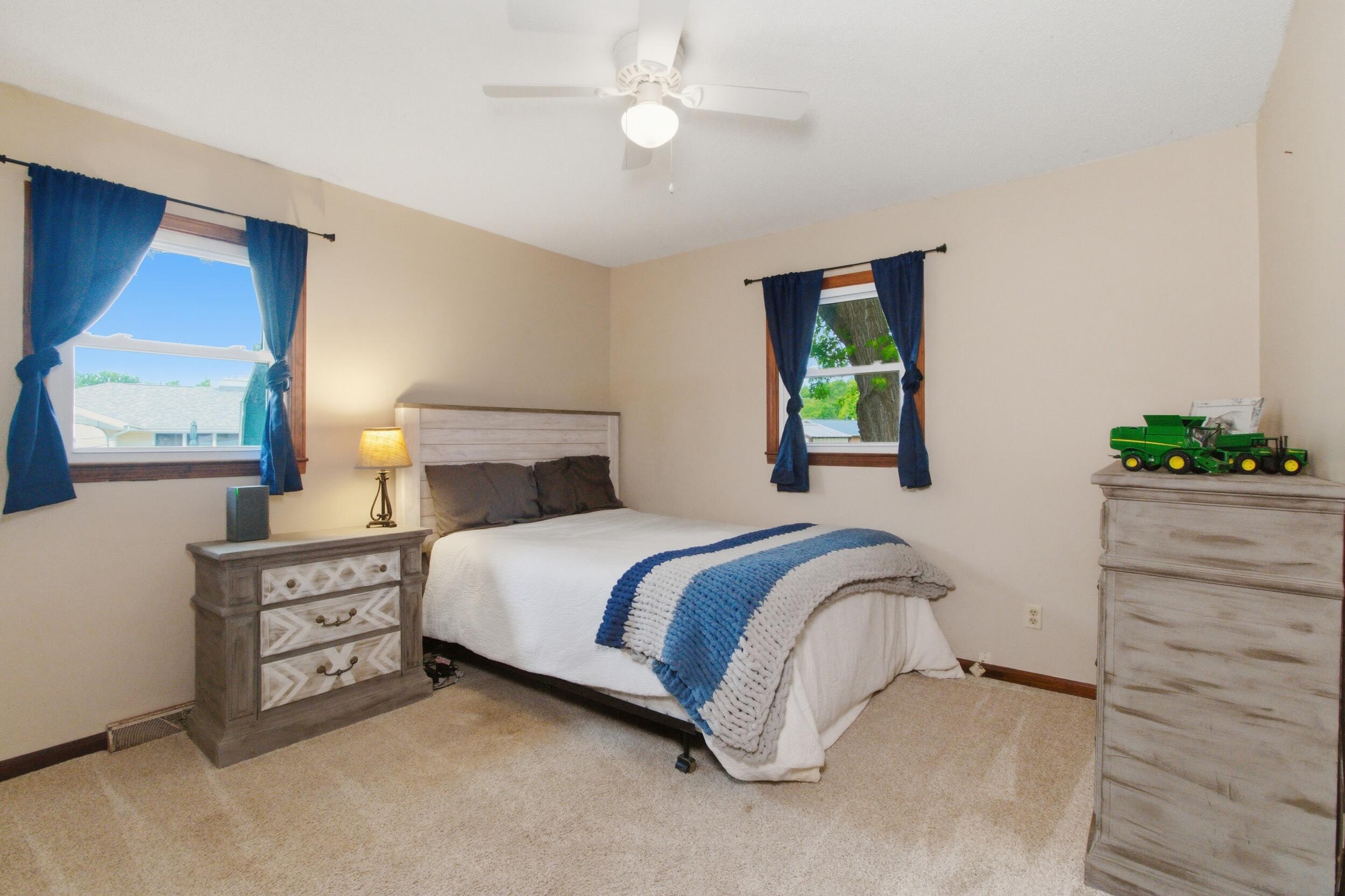 708 Carlton Street Property Photo 17
