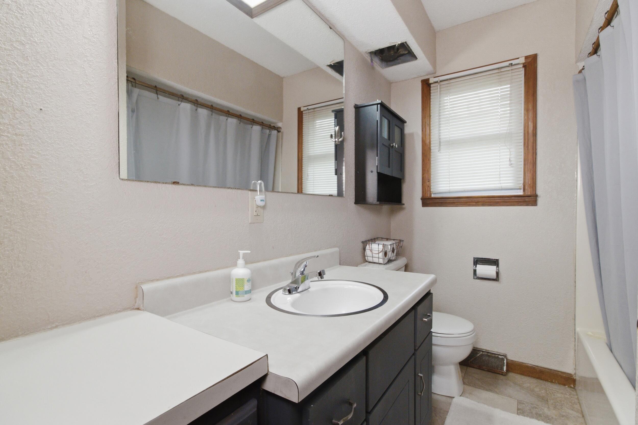 708 Carlton Street Property Photo 19