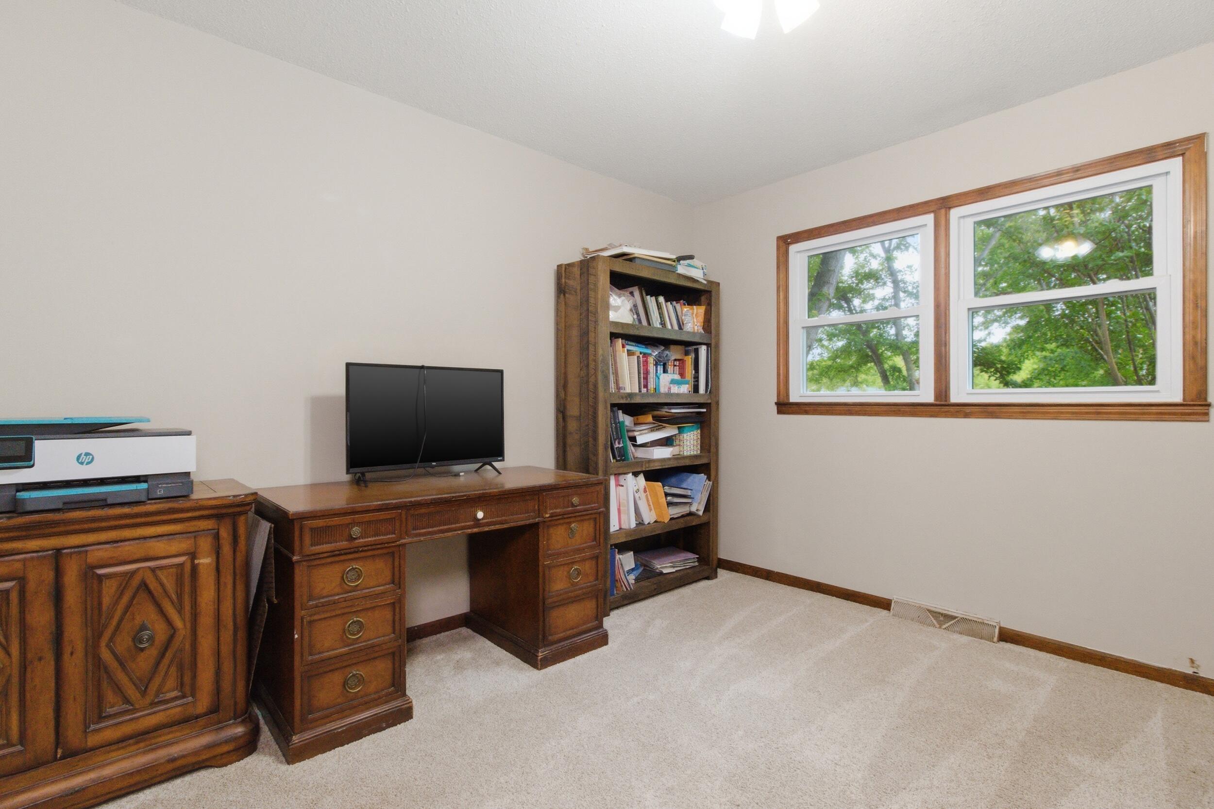 708 Carlton Street Property Photo 20