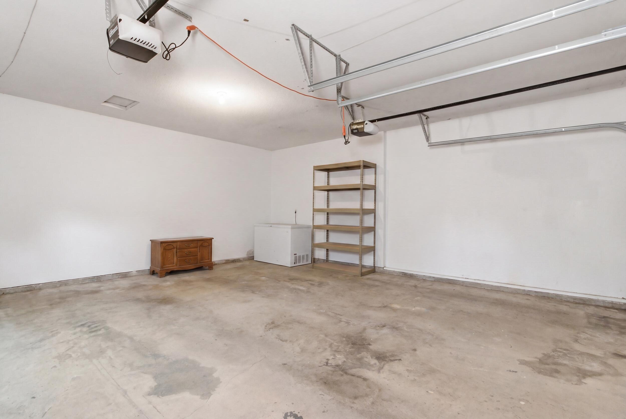 708 Carlton Street Property Photo 23