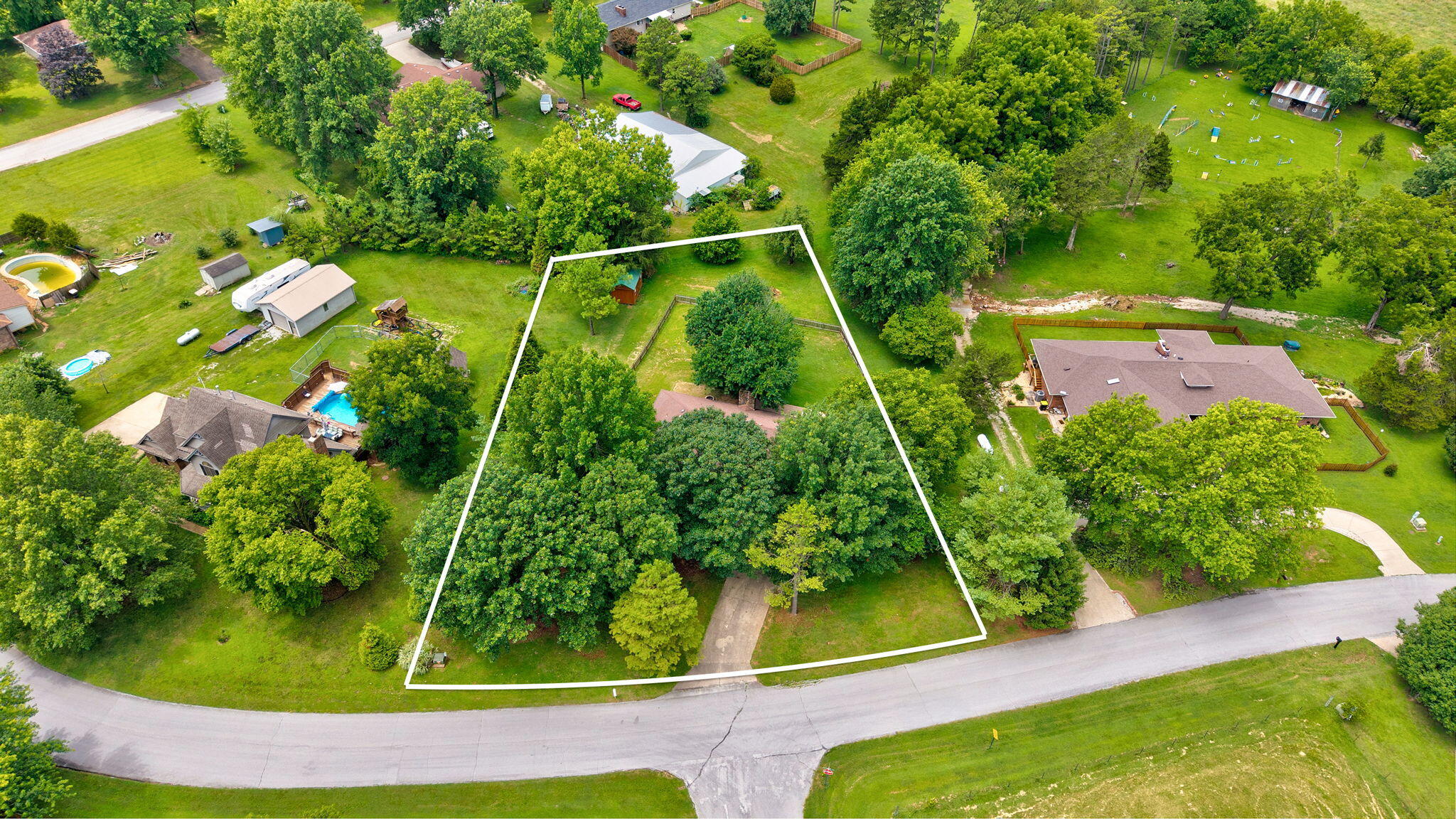 6401 North Marilyn Avenue Property Photo 3