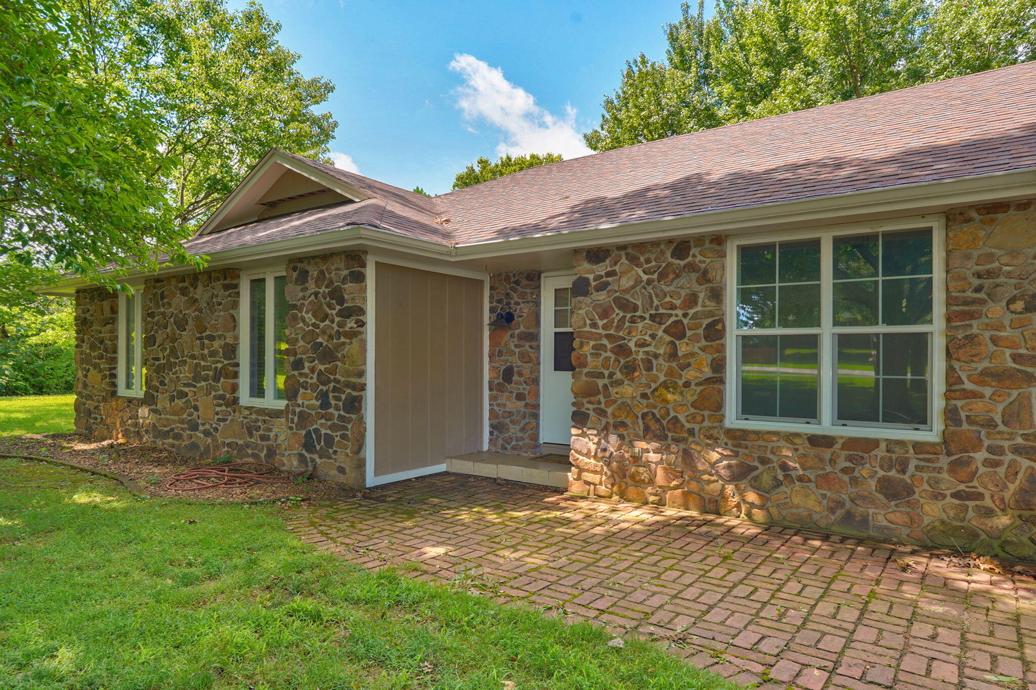 6401 North Marilyn Avenue Property Photo 7