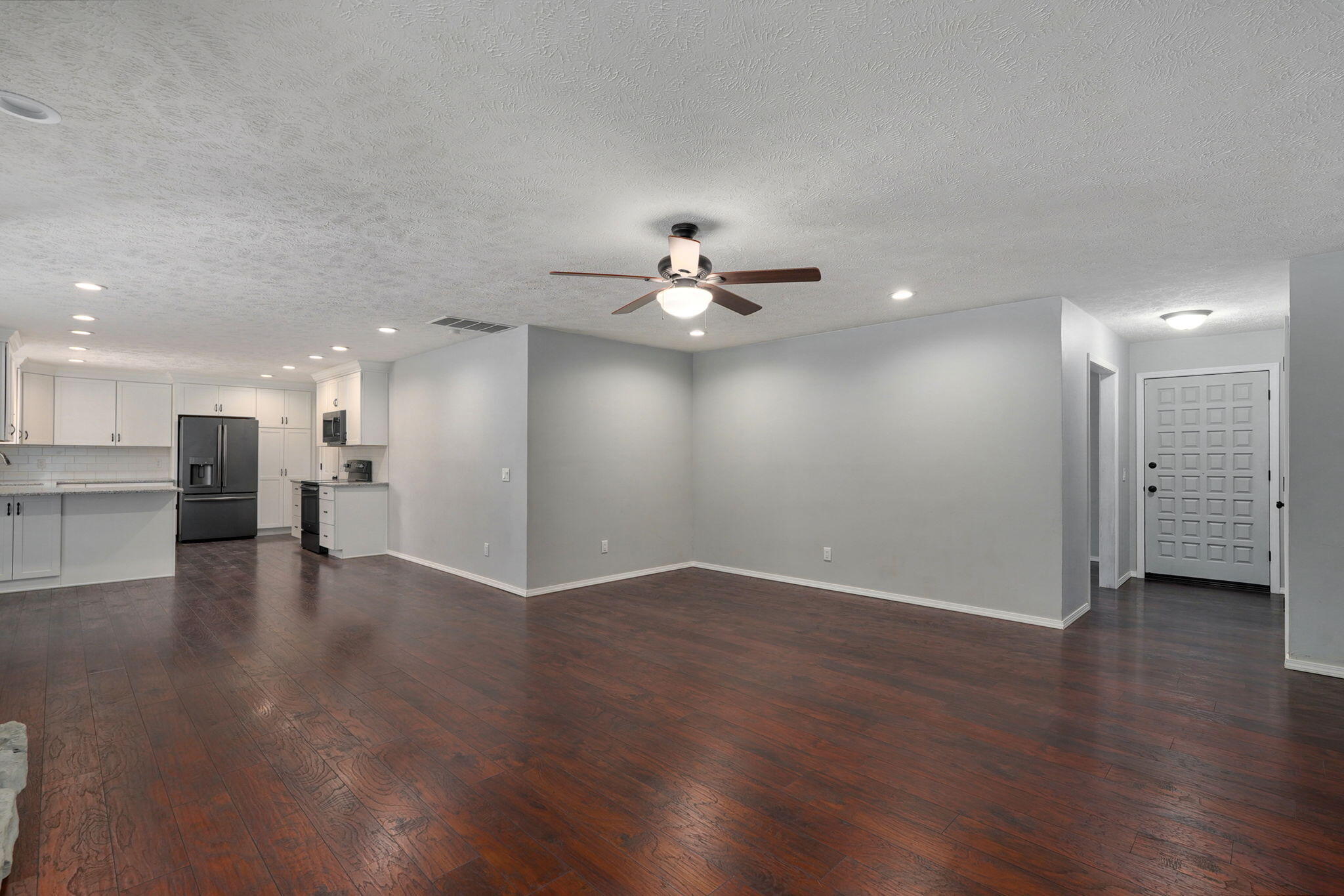 6401 North Marilyn Avenue Property Photo 11