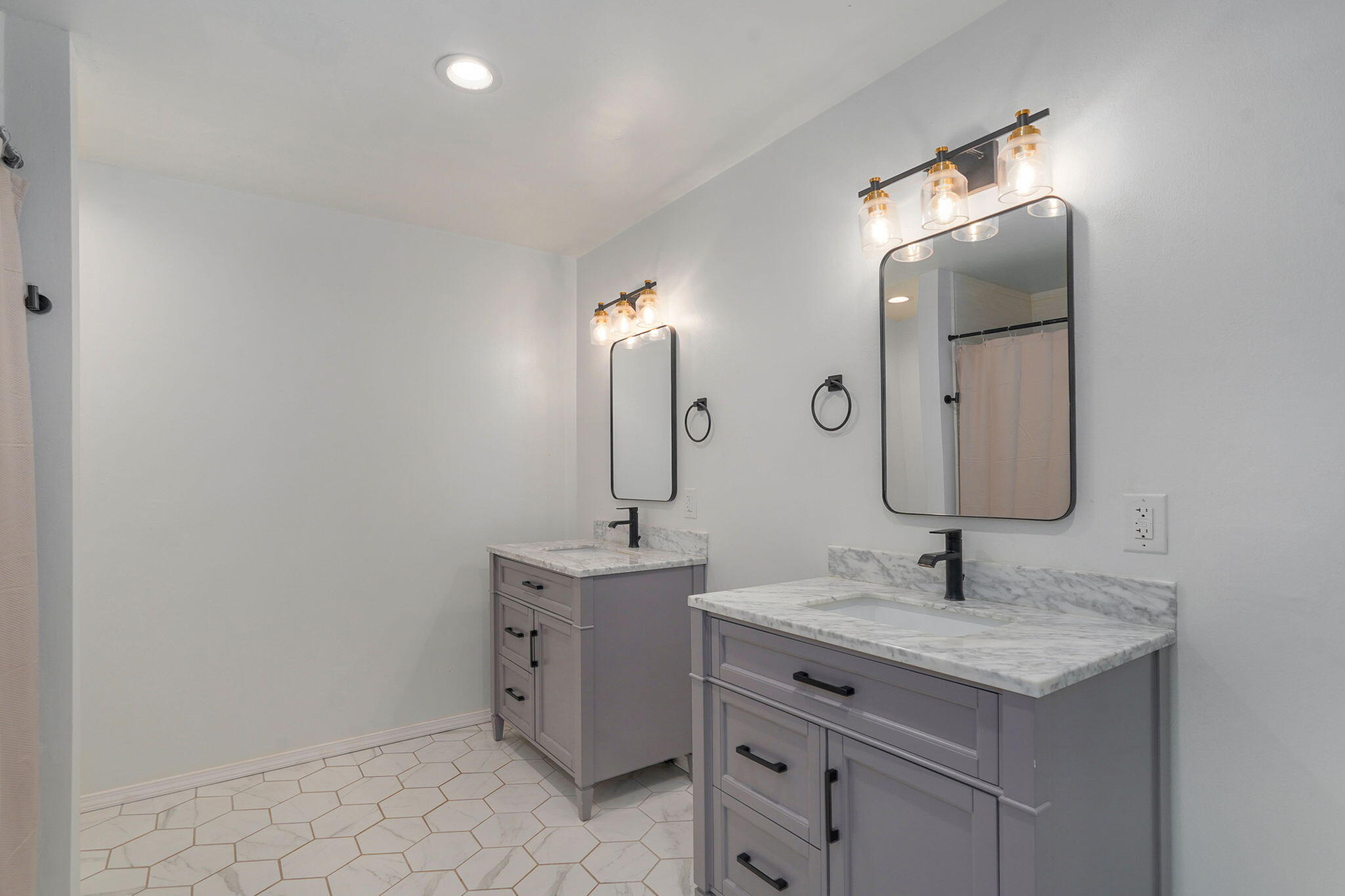 6401 North Marilyn Avenue Property Photo 25