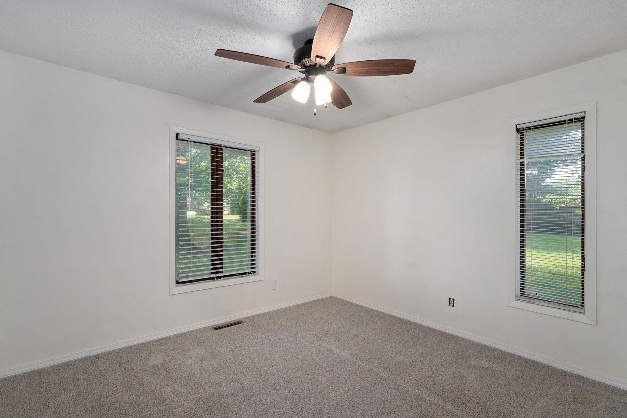 6401 North Marilyn Avenue Property Photo 27