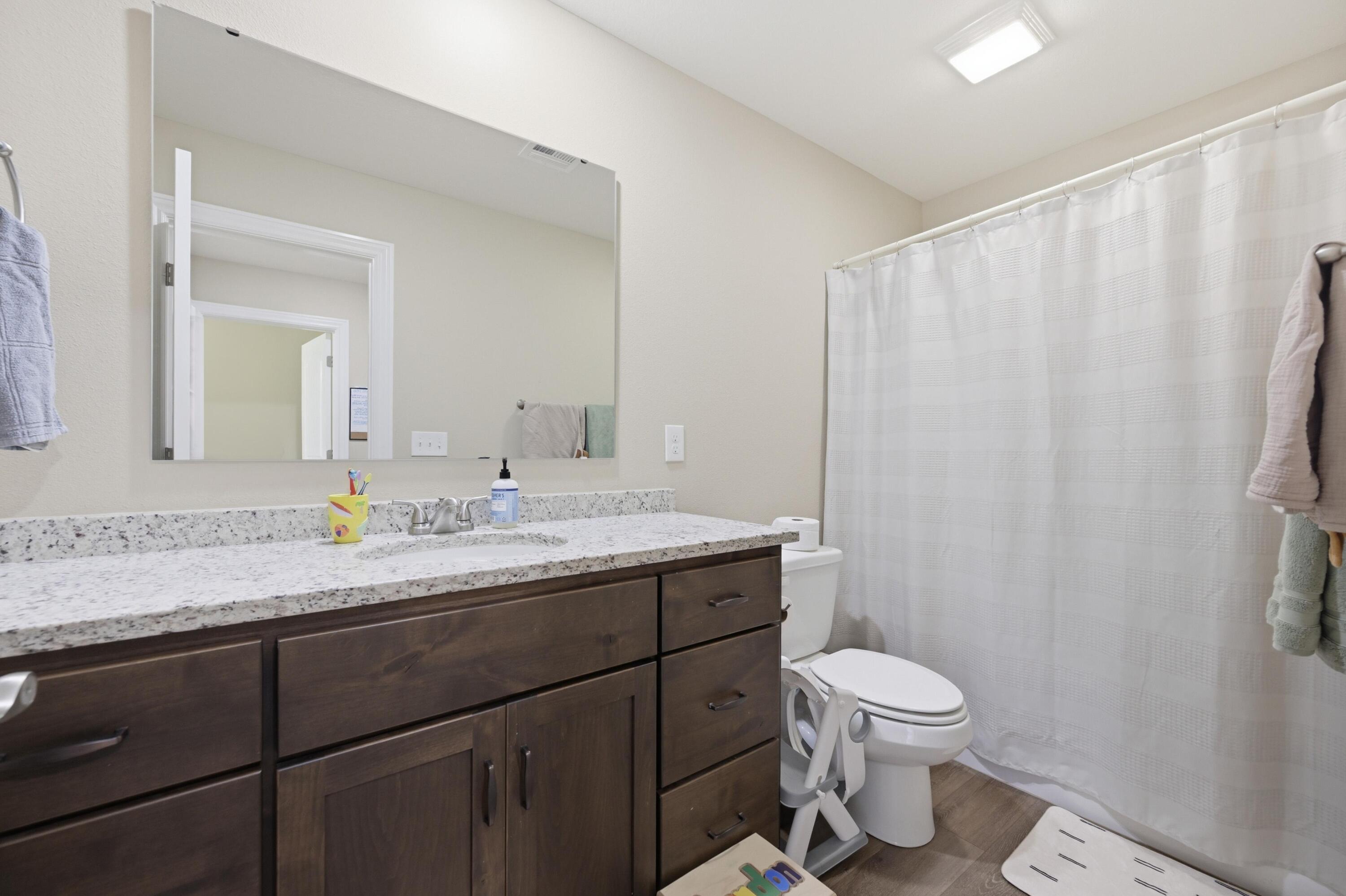 606 Webb Street Property Photo 11