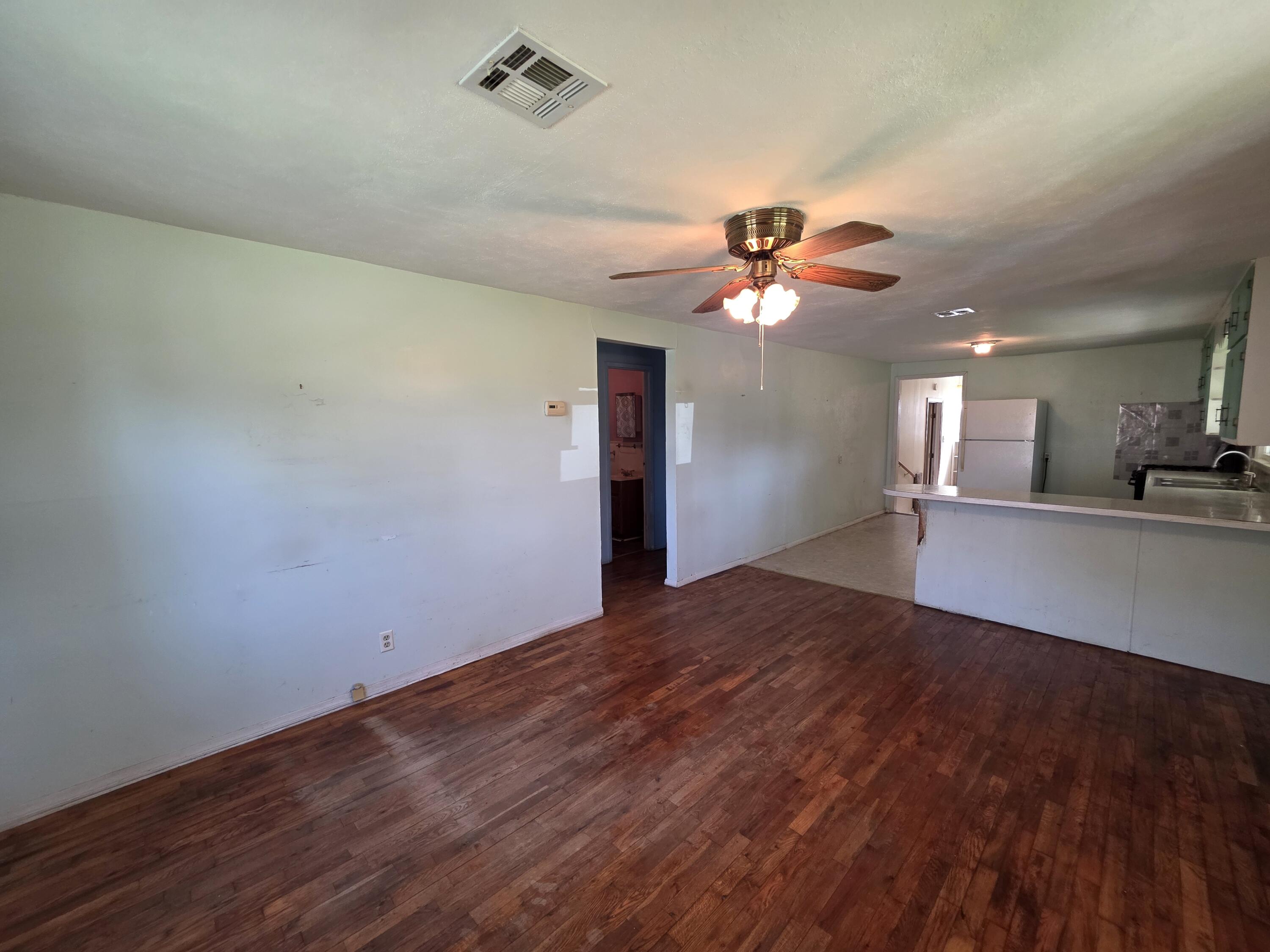 307 West Carman Road Property Photo 6