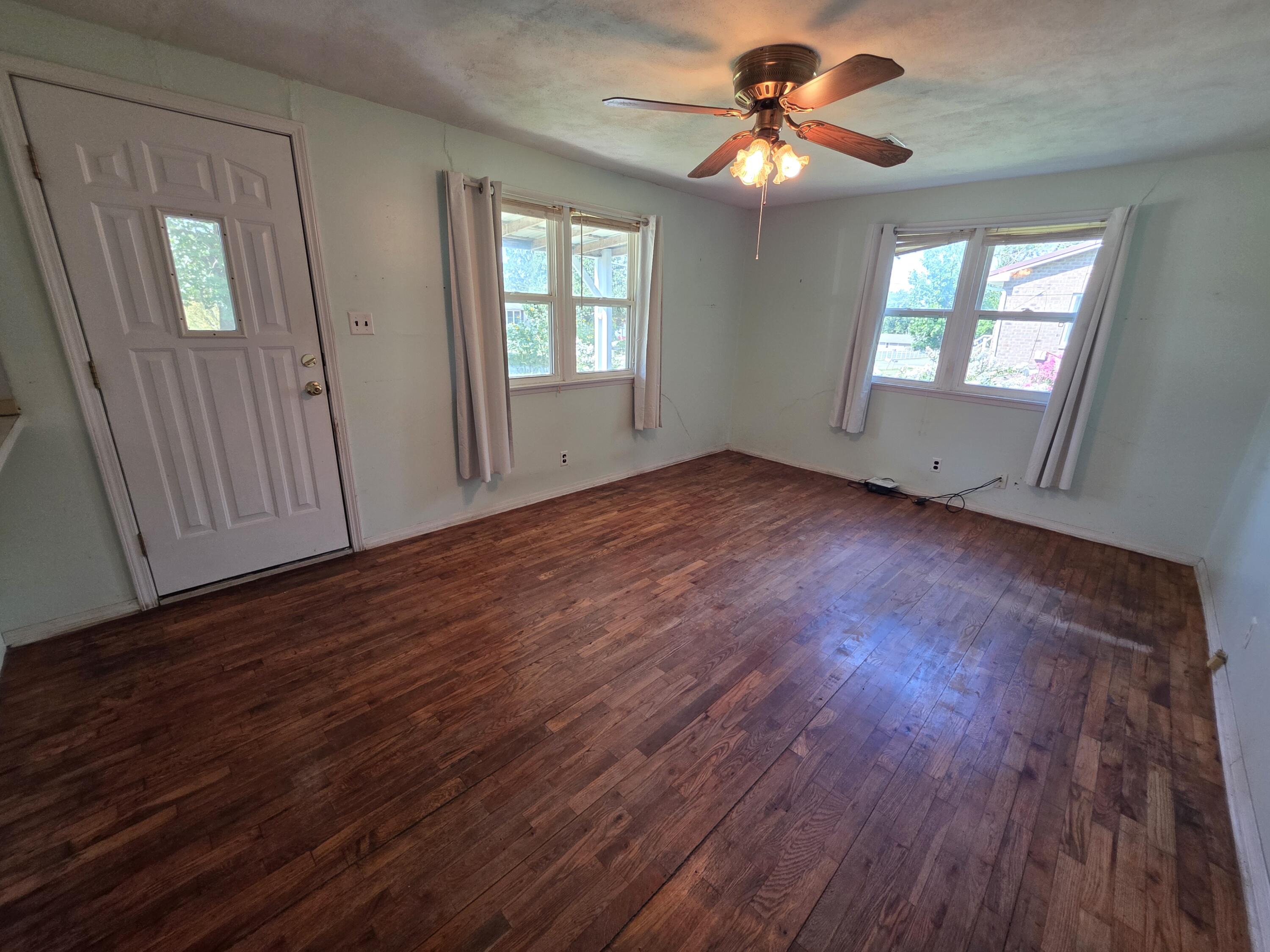 307 West Carman Road Property Photo 7