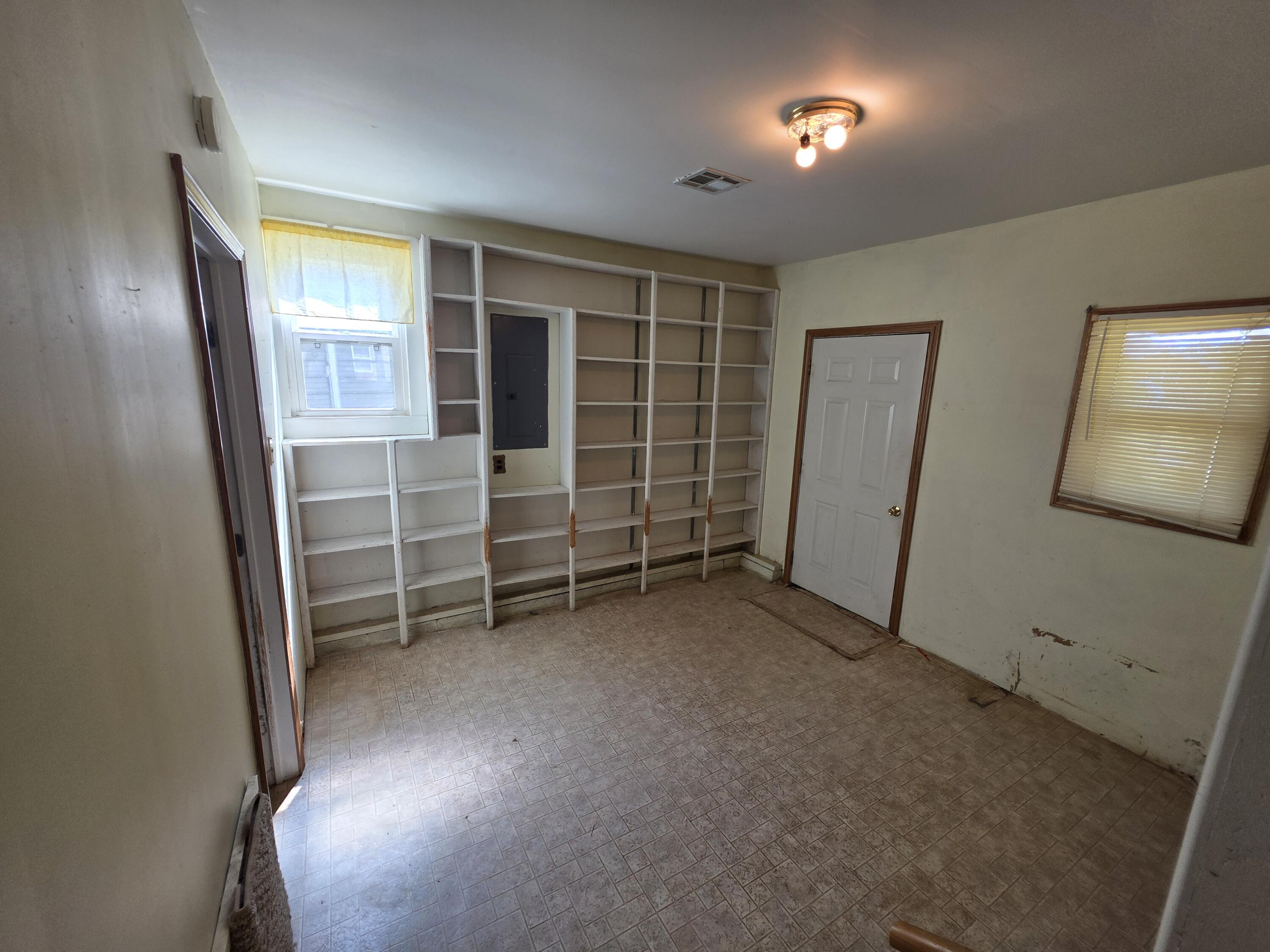307 West Carman Road Property Photo 21