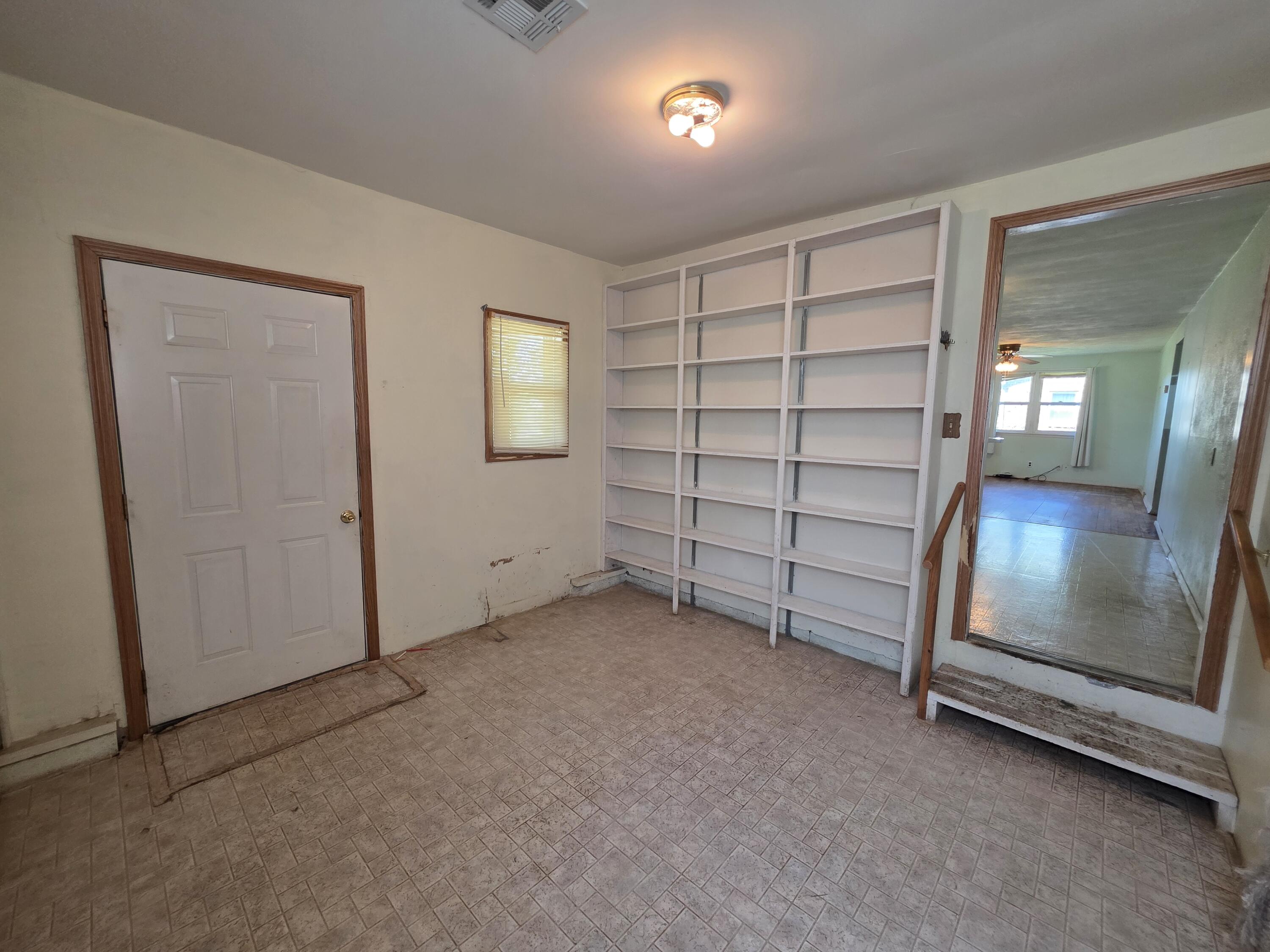 307 West Carman Road Property Photo 22