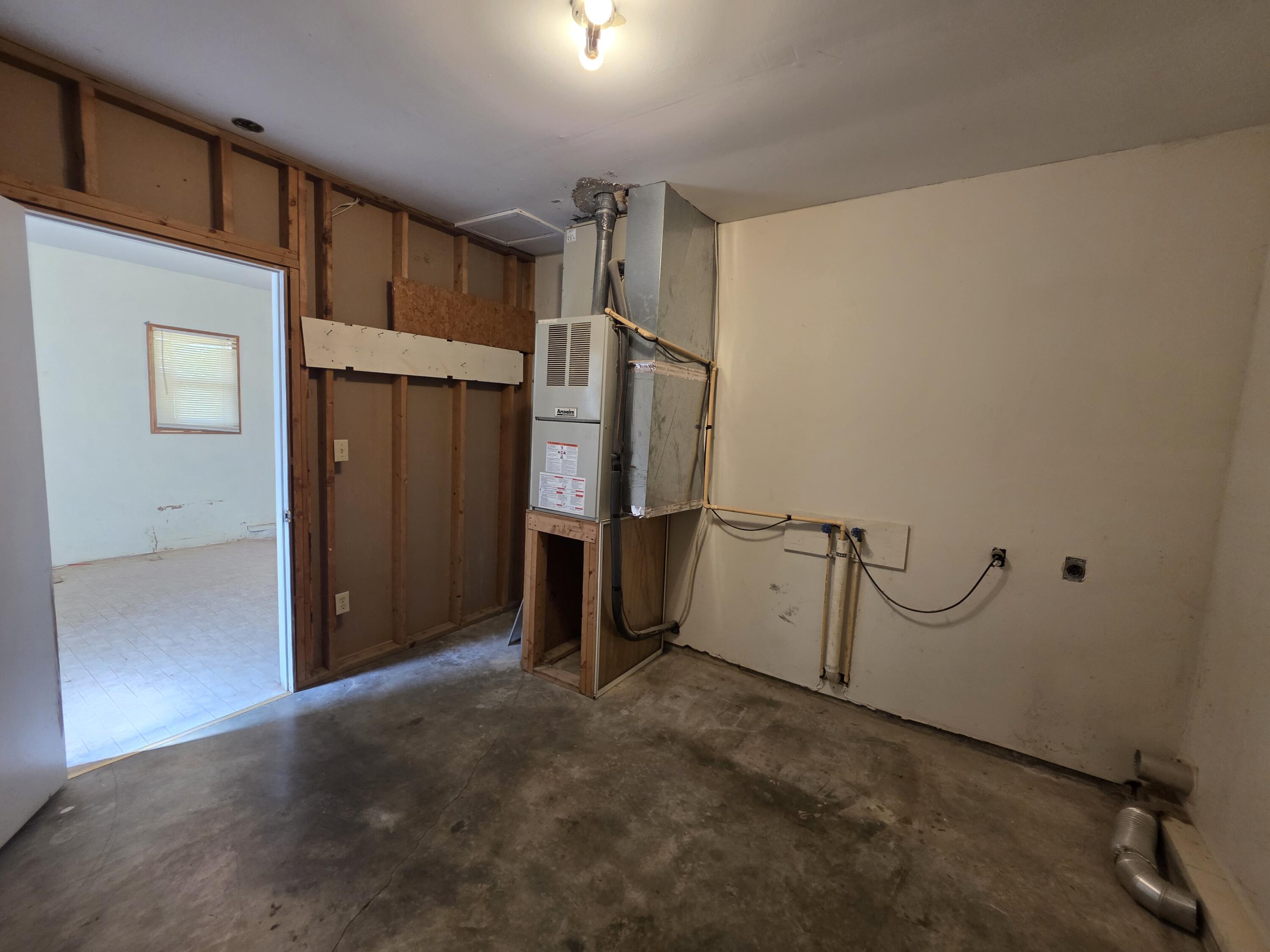 307 West Carman Road Property Photo 26