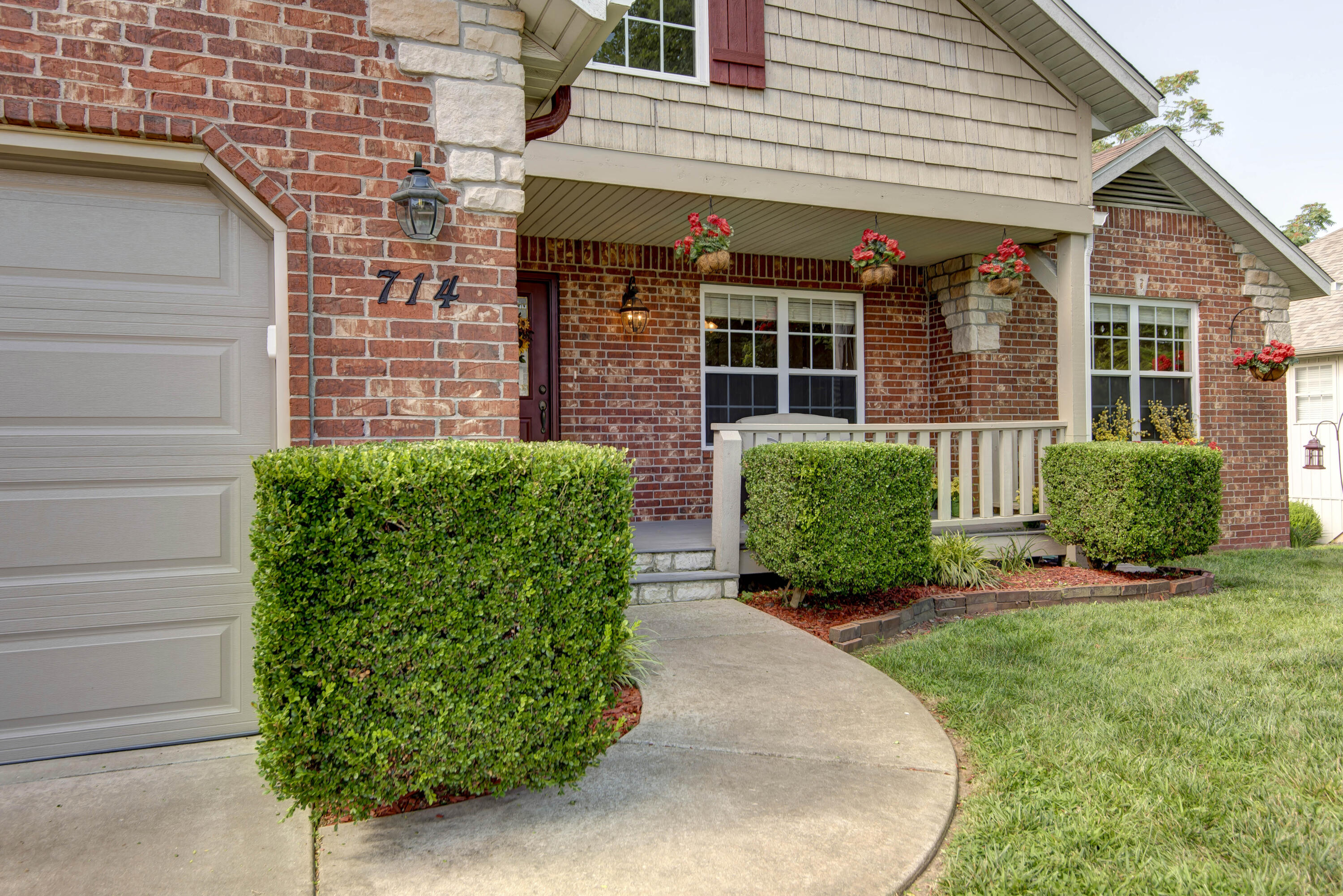 714 River Rock Court Property Photo 3