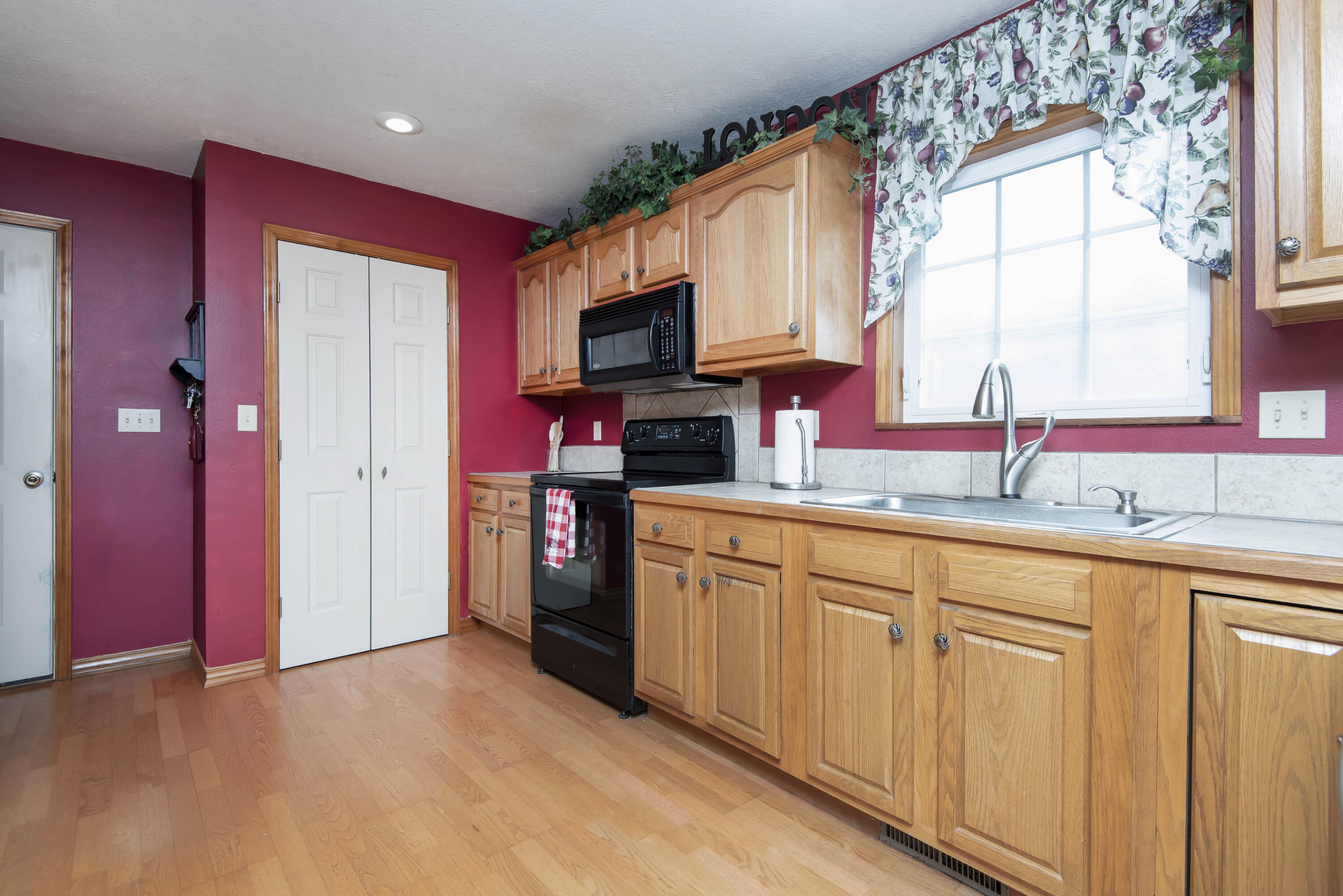 714 River Rock Court Property Photo 15