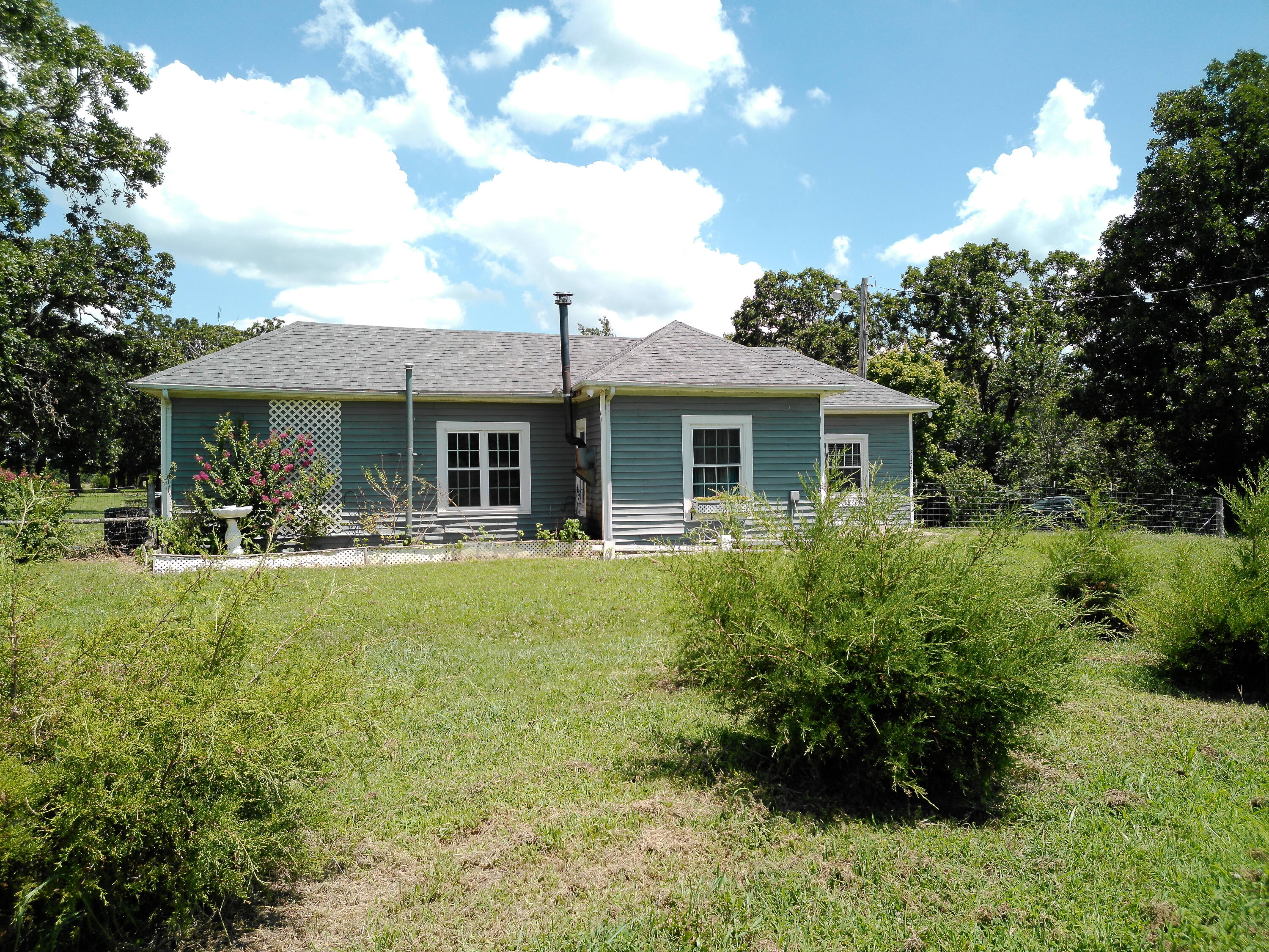 21263 Sunset View Lane Property Photo 1