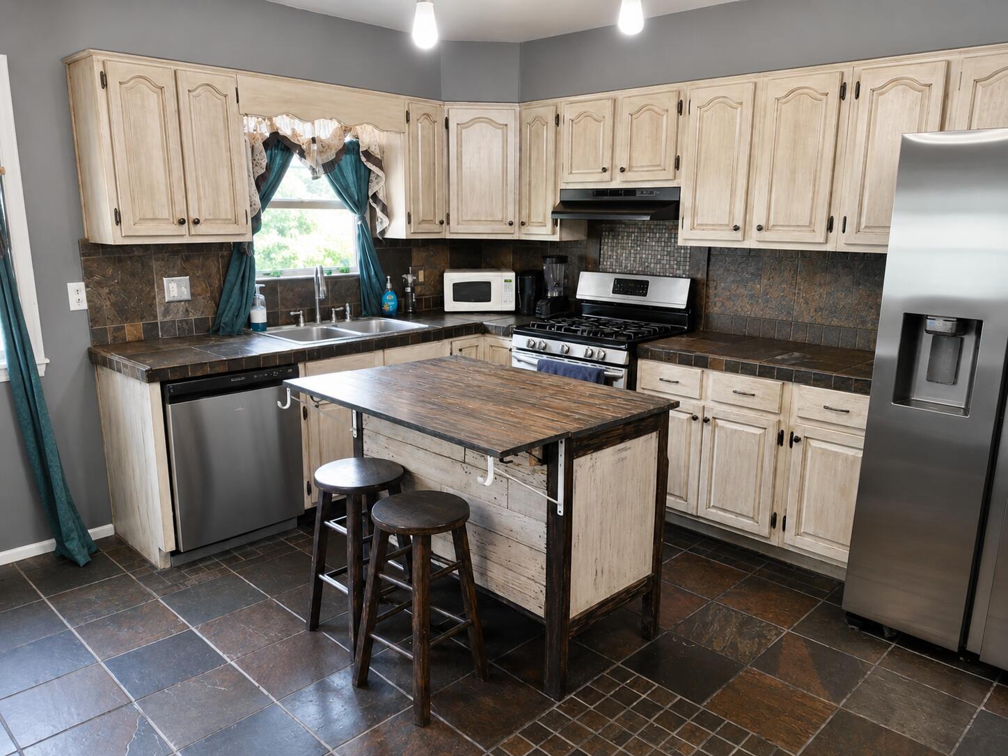 21263 Sunset View Lane Property Photo 4
