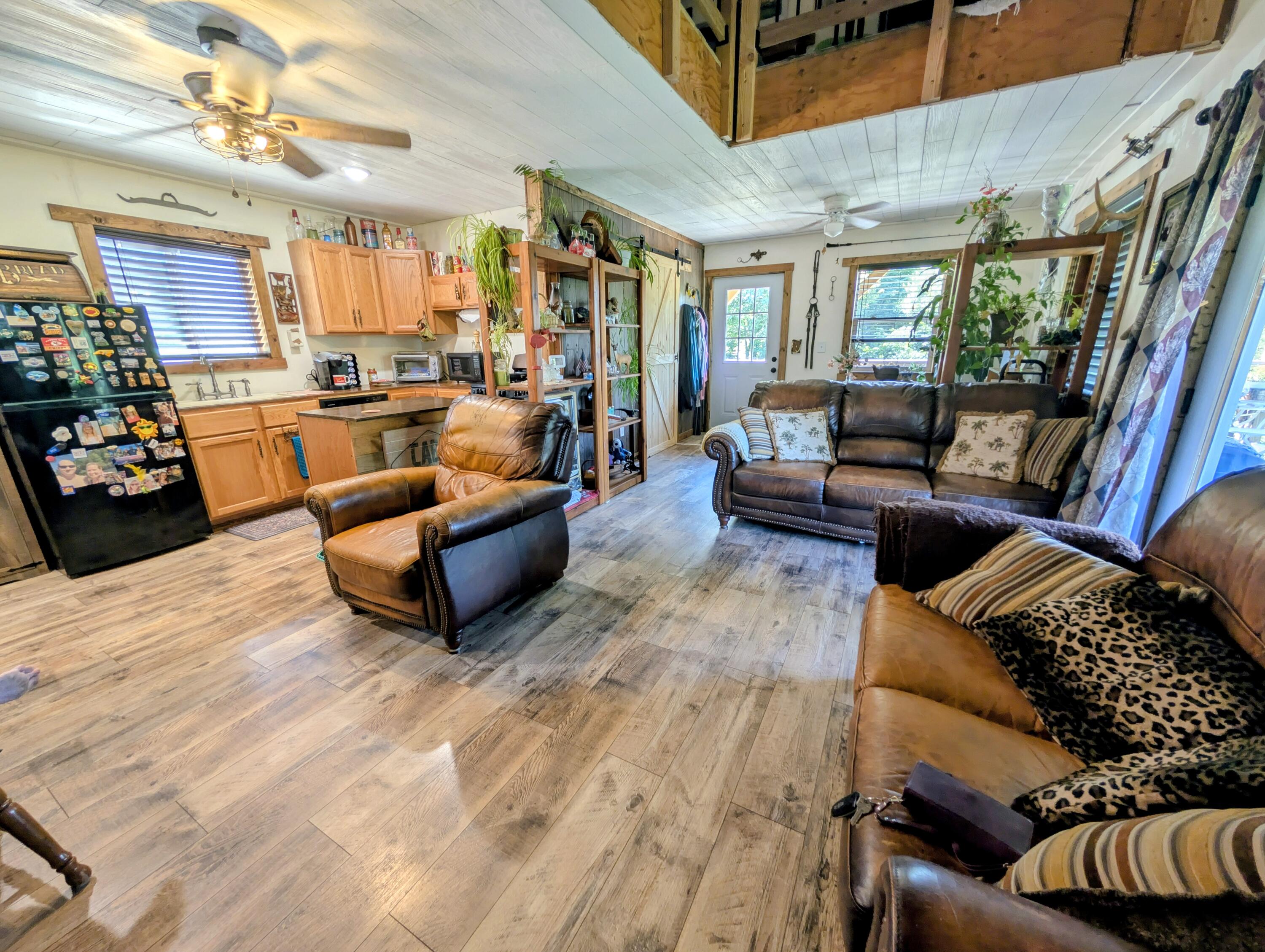 721 Pack Lane Property Photo 5