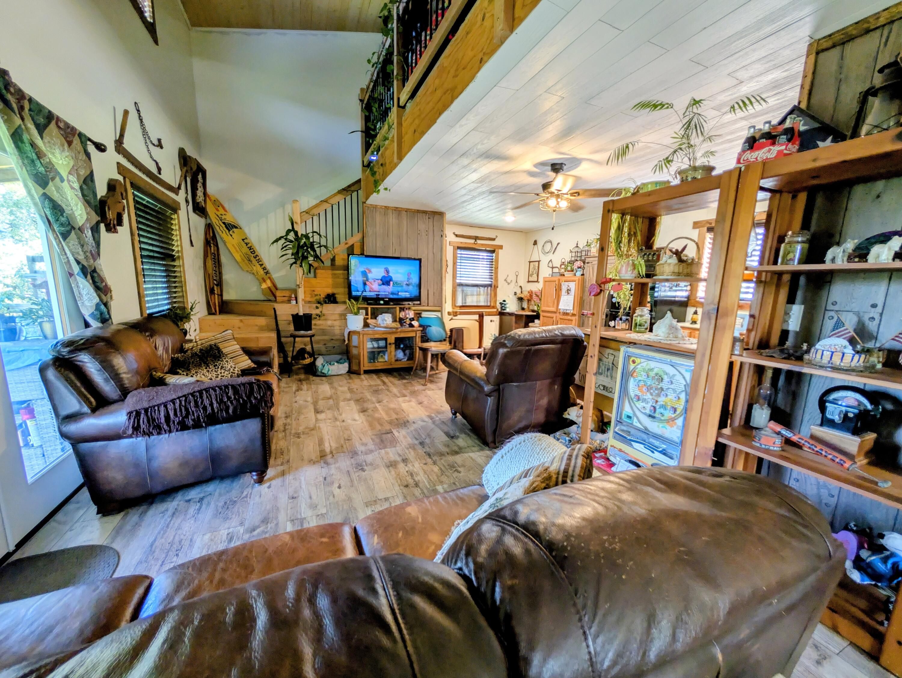 721 Pack Lane Property Photo 6