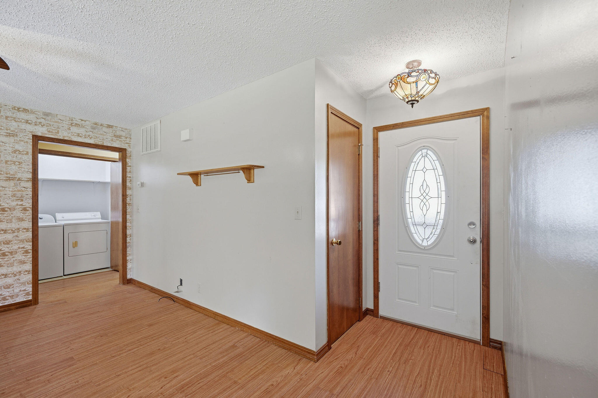 111 Amber Street Property Photo 4
