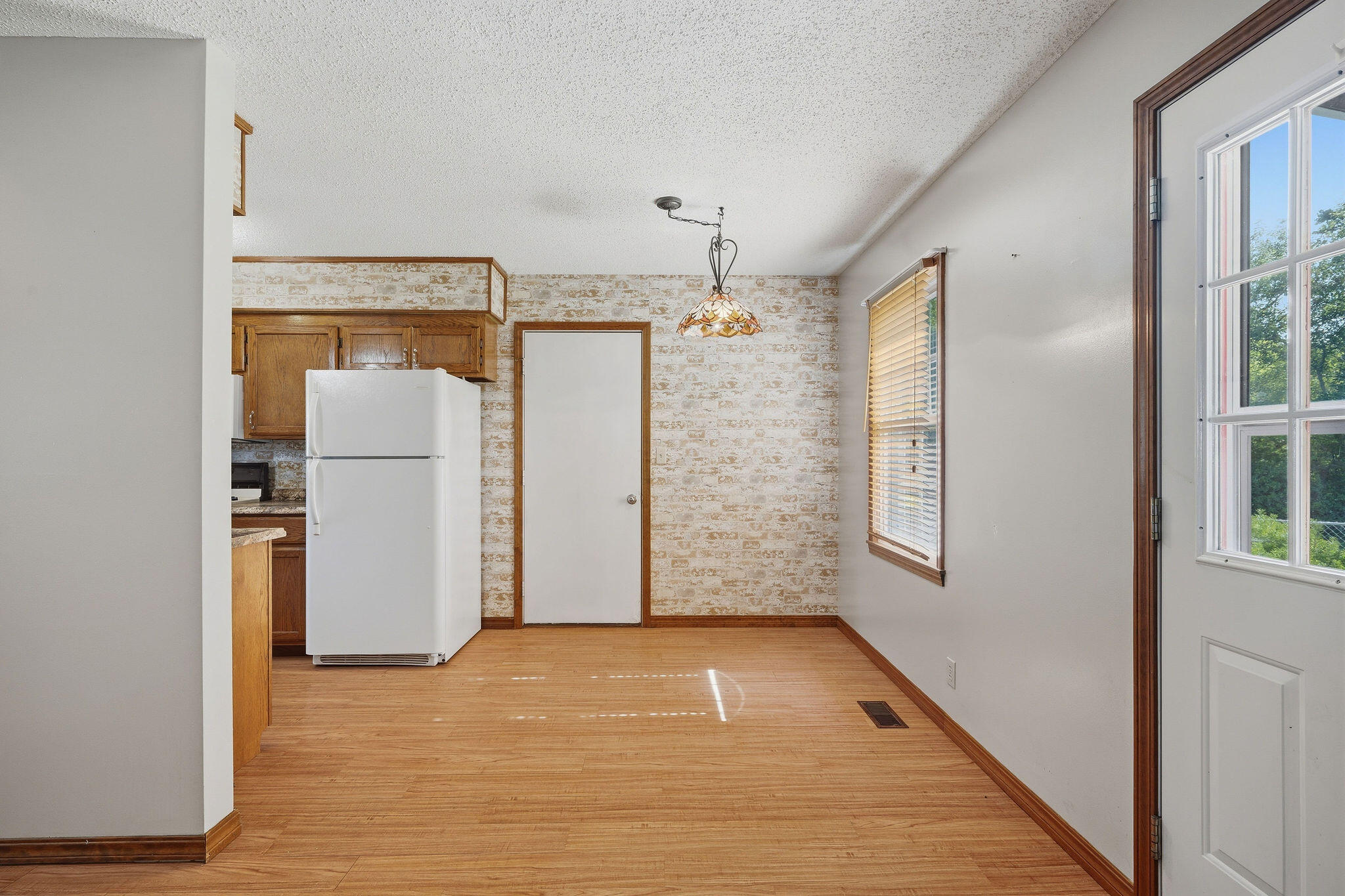 111 Amber Street Property Photo 5