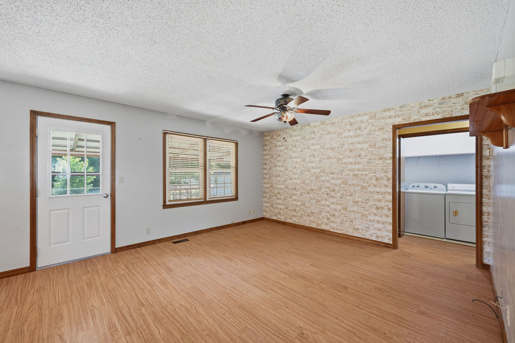 111 Amber Street Property Photo 9