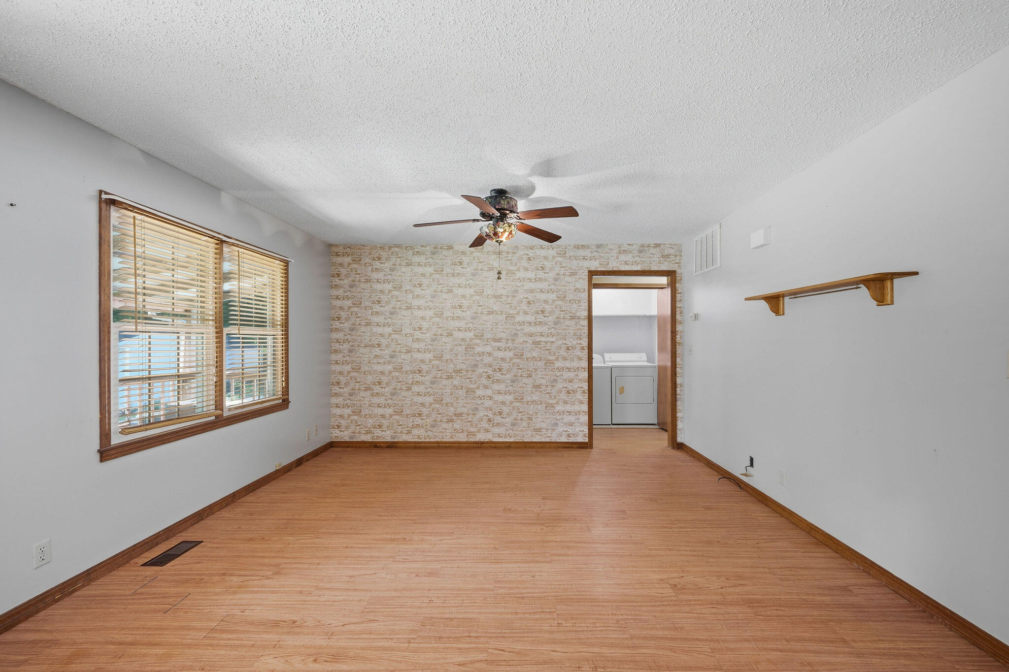 111 Amber Street Property Photo 10