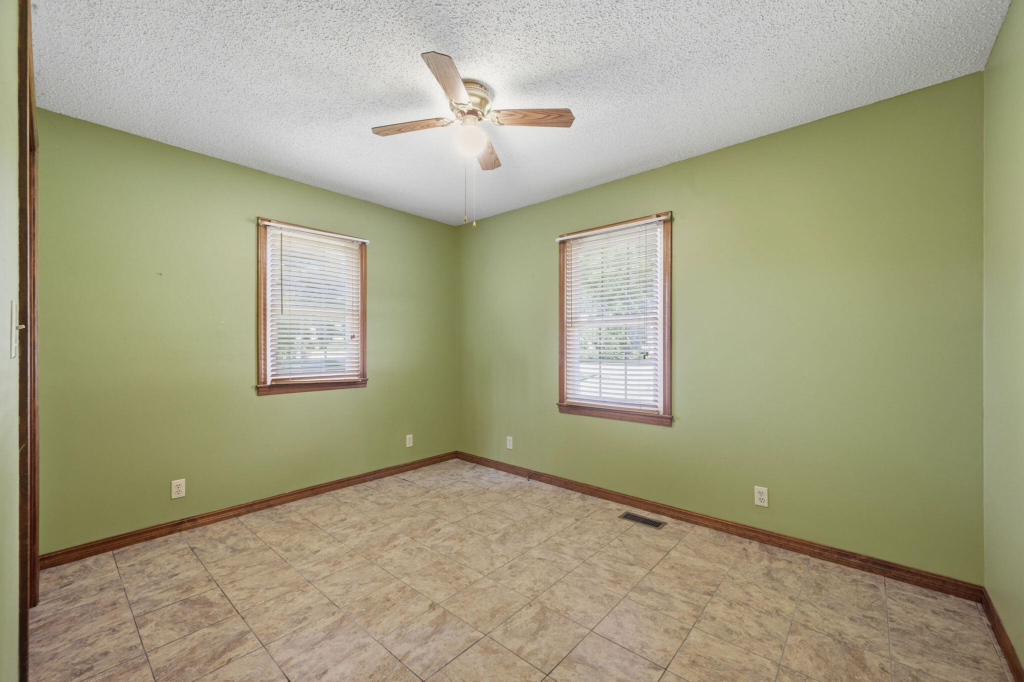 111 Amber Street Property Photo 18