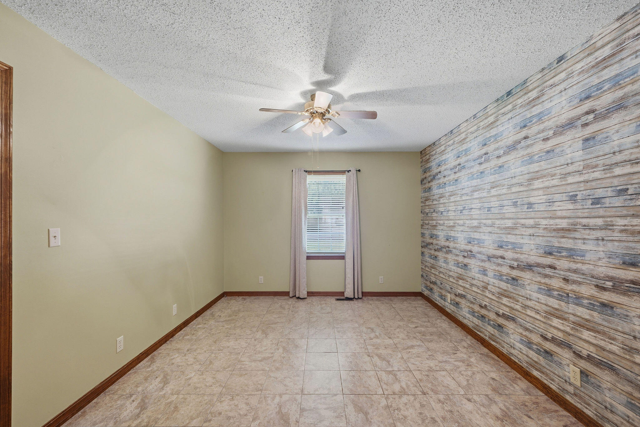 111 Amber Street Property Photo 20