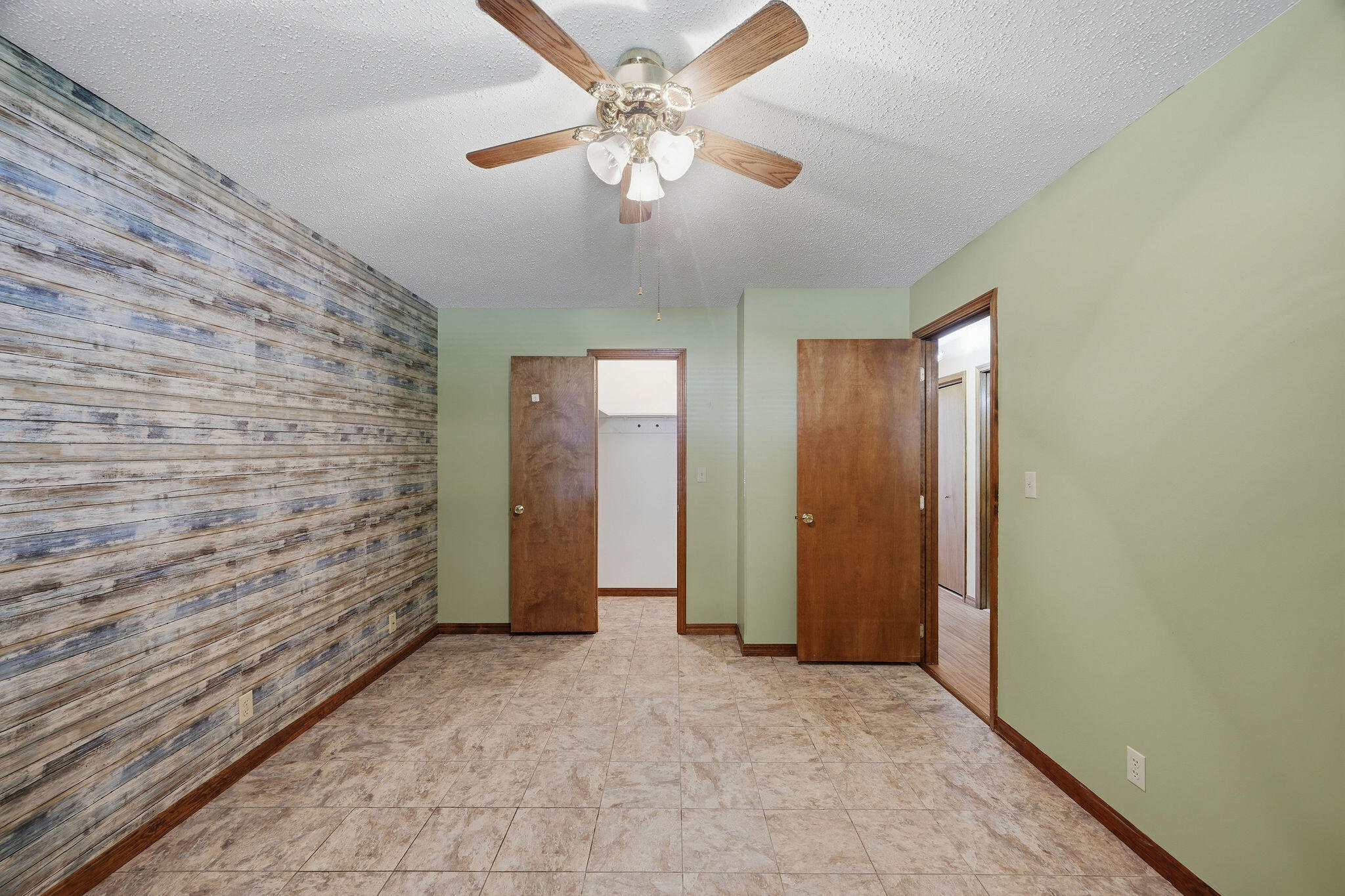 111 Amber Street Property Photo 21