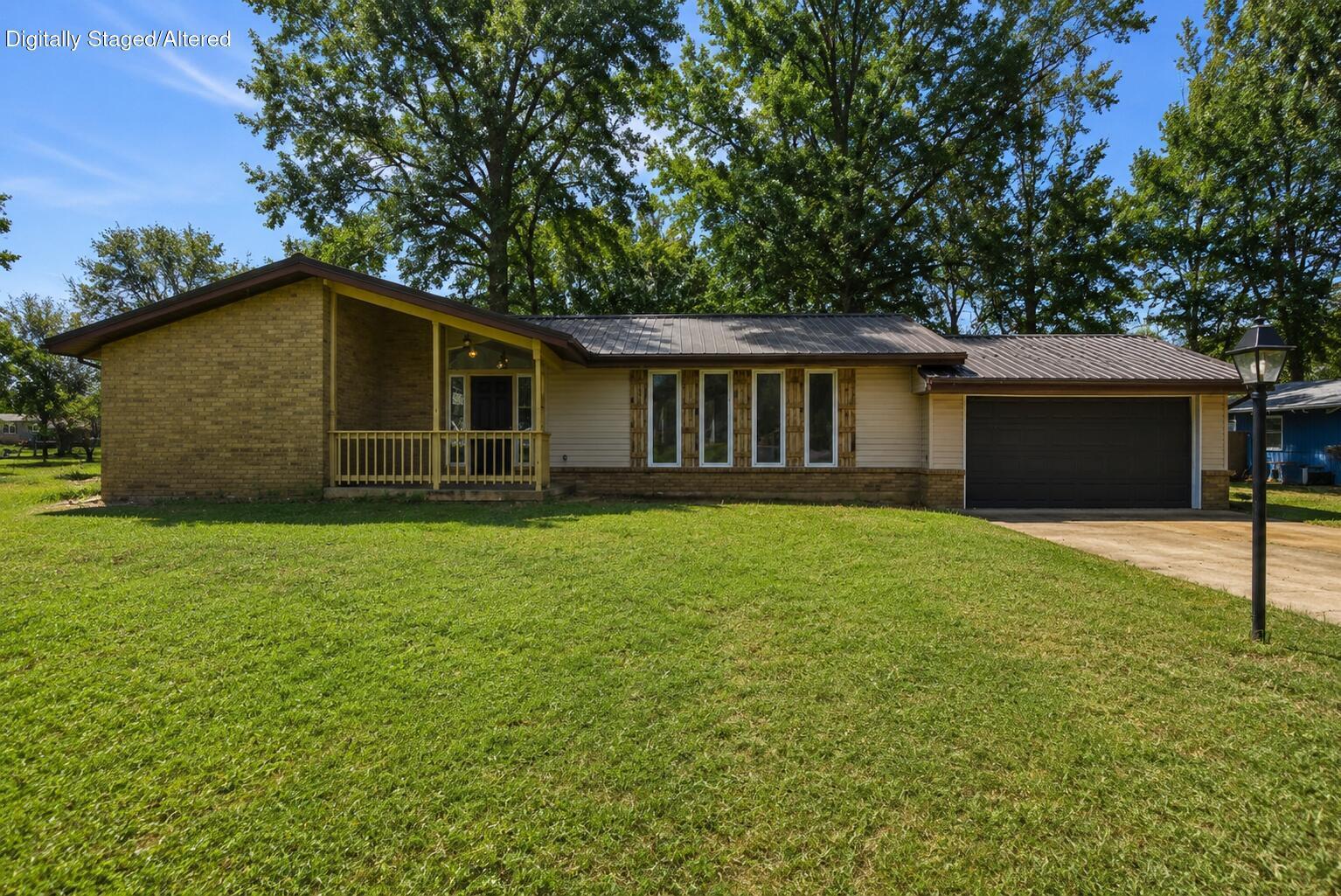 908 10th Street Property Photo 1
