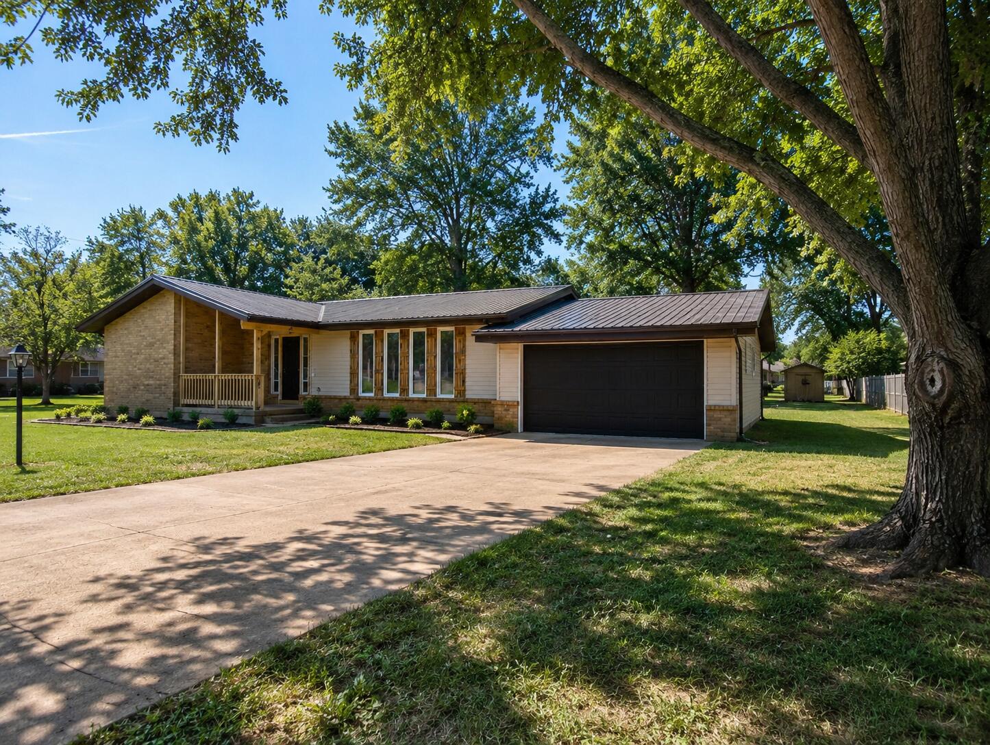 908 10th Street Property Photo 2