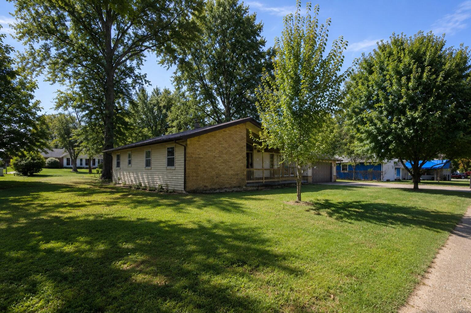 908 10th Street Property Photo 3