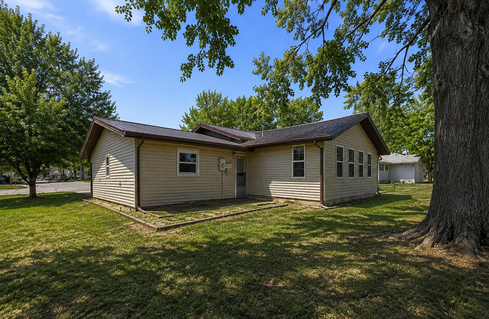 908 10th Street Property Photo 31