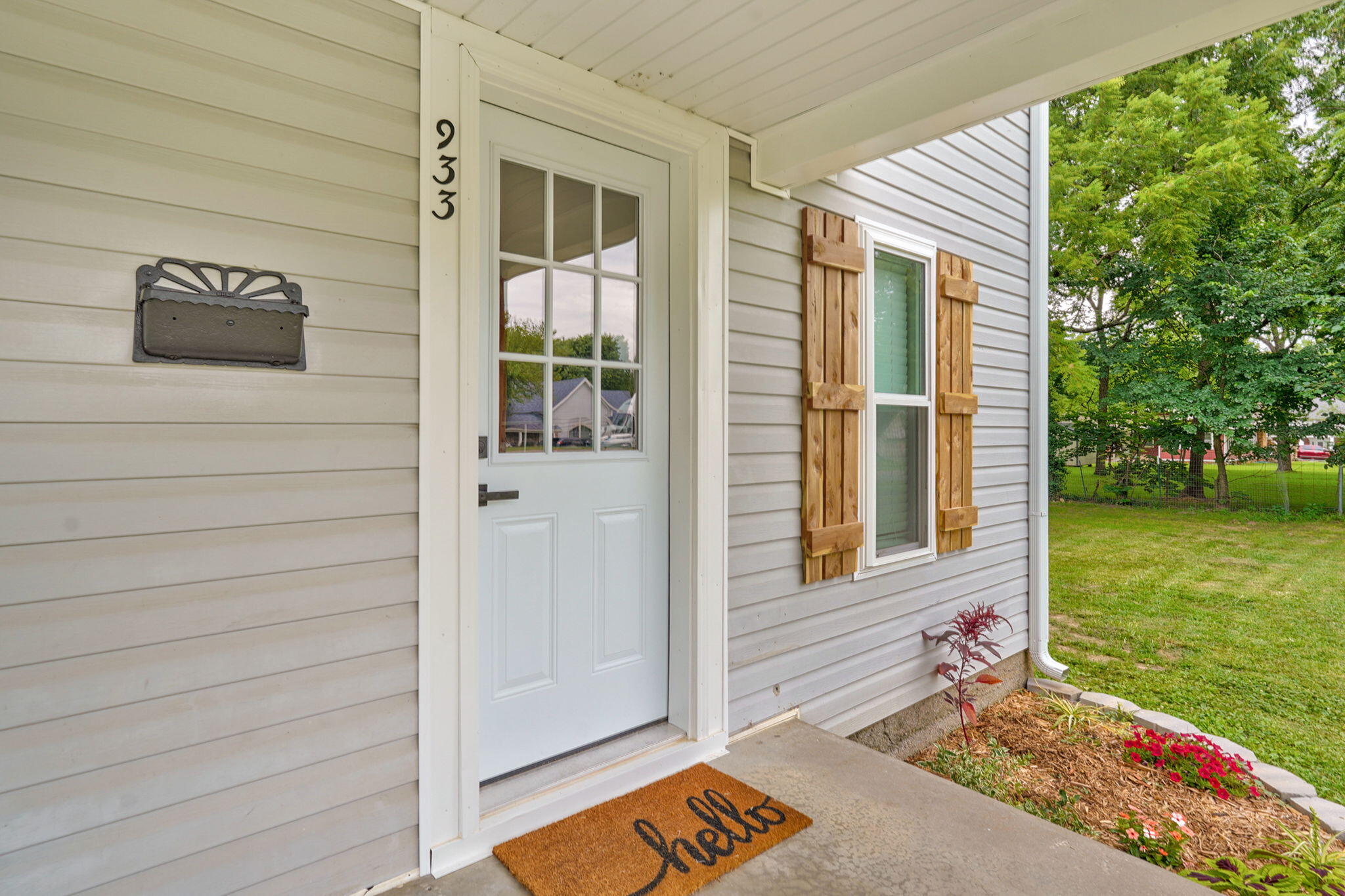 933 South Rinker Avenue Property Photo 3