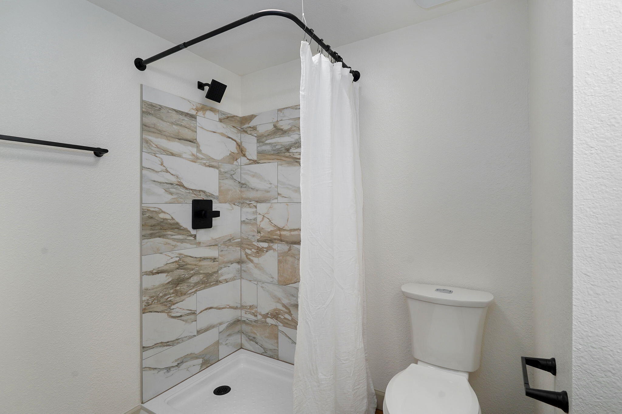 933 South Rinker Avenue Property Photo 14
