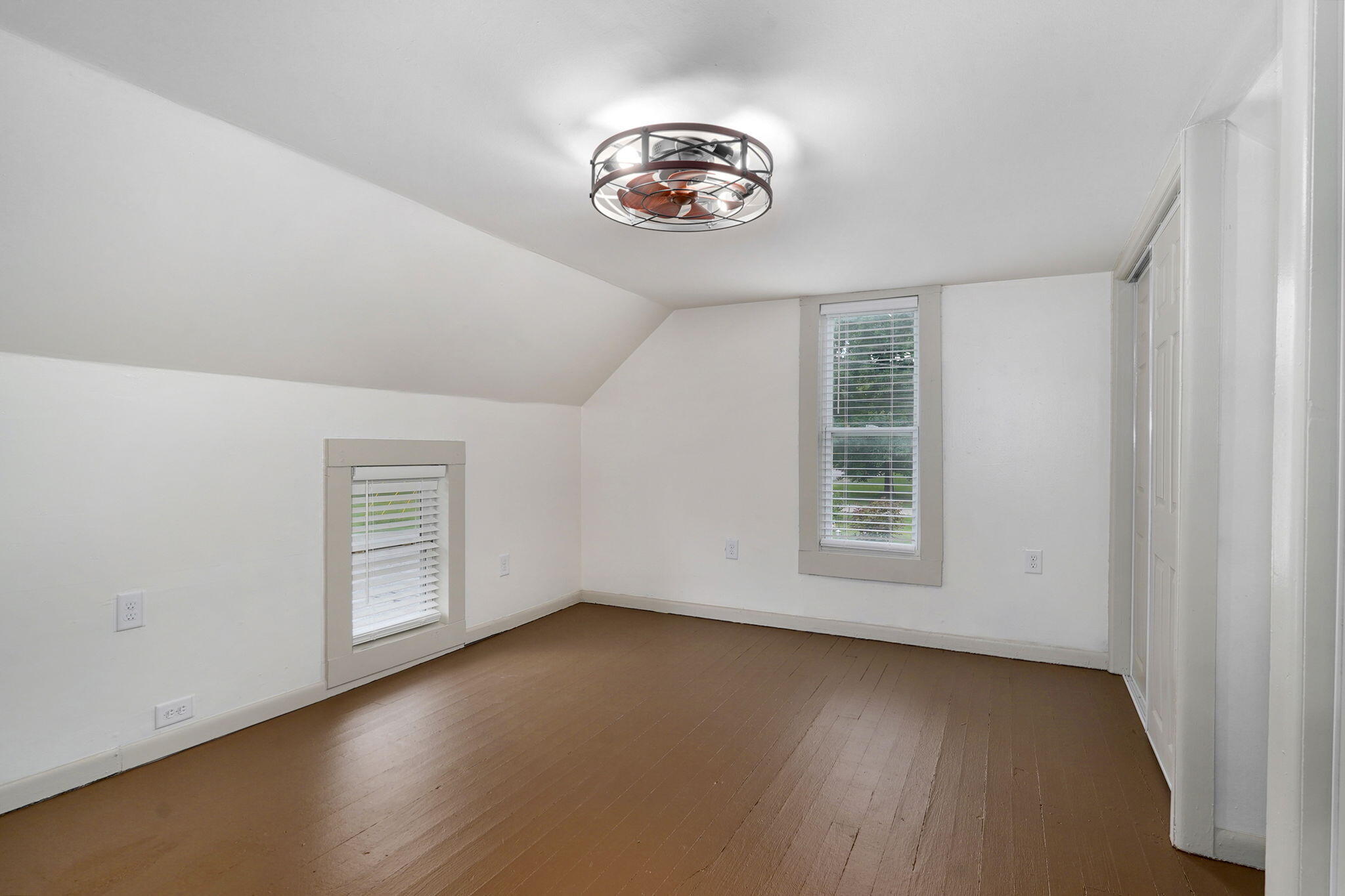 933 South Rinker Avenue Property Photo 21