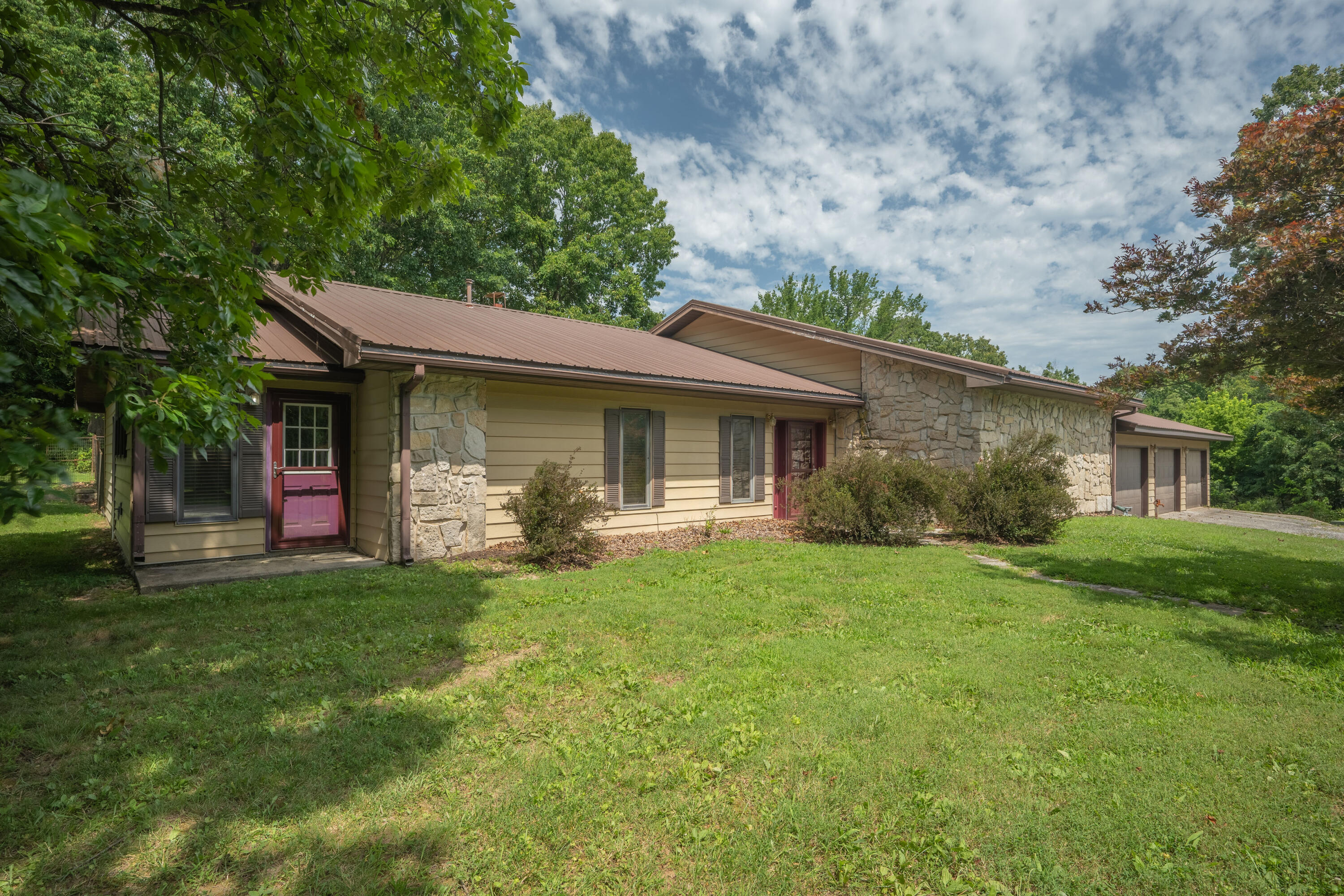 1116 Forest Circle Drive Property Photo 1