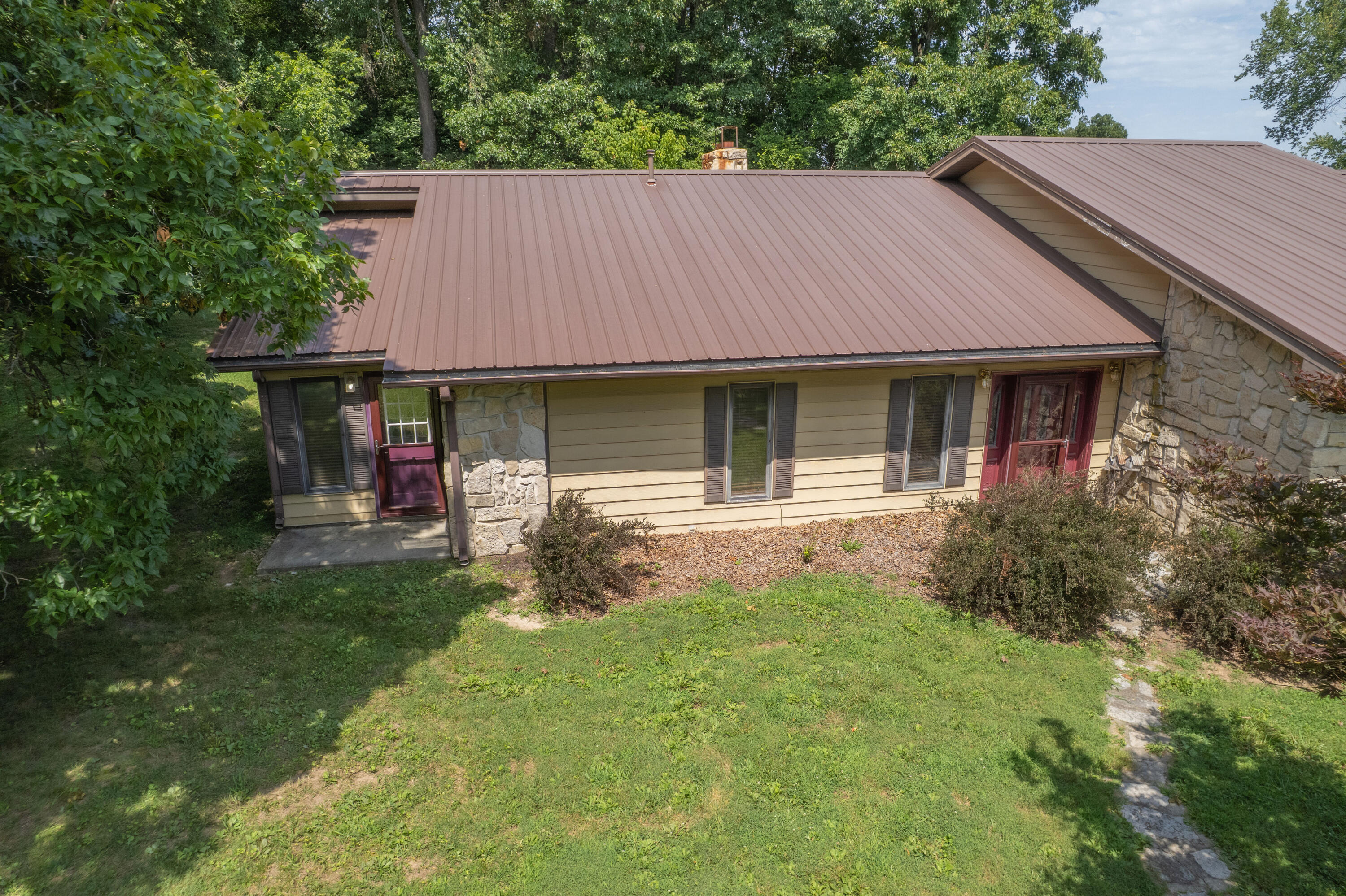 1116 Forest Circle Drive Property Photo 2