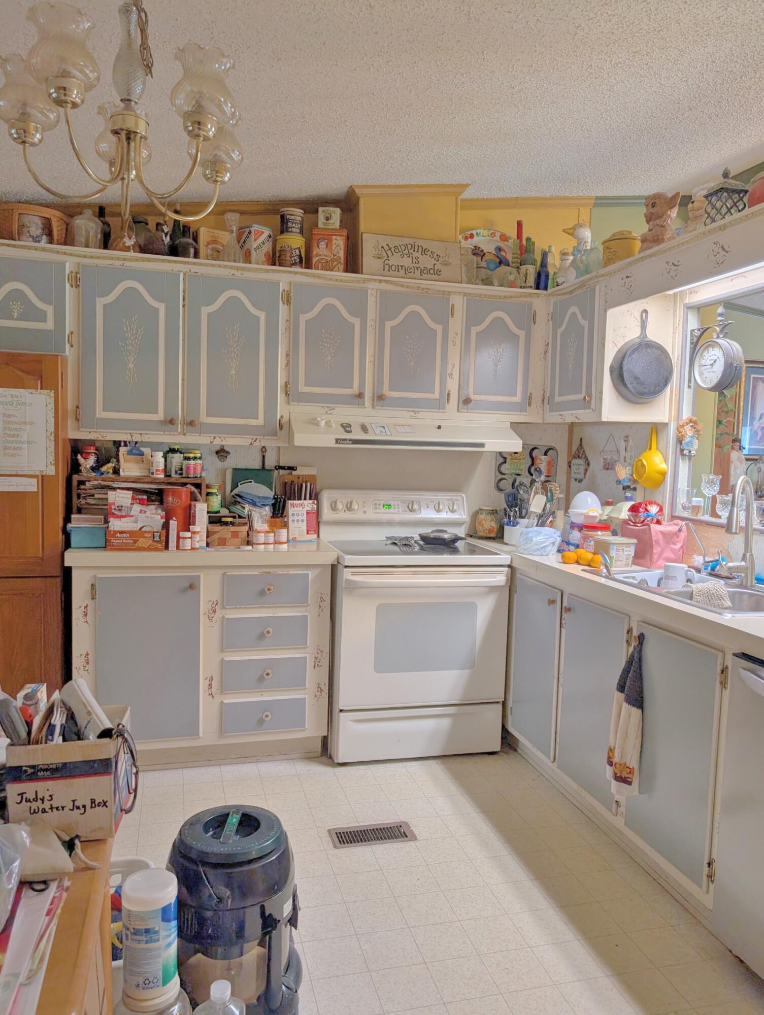 19215 Lawrence 2165 2 Property Photo 4